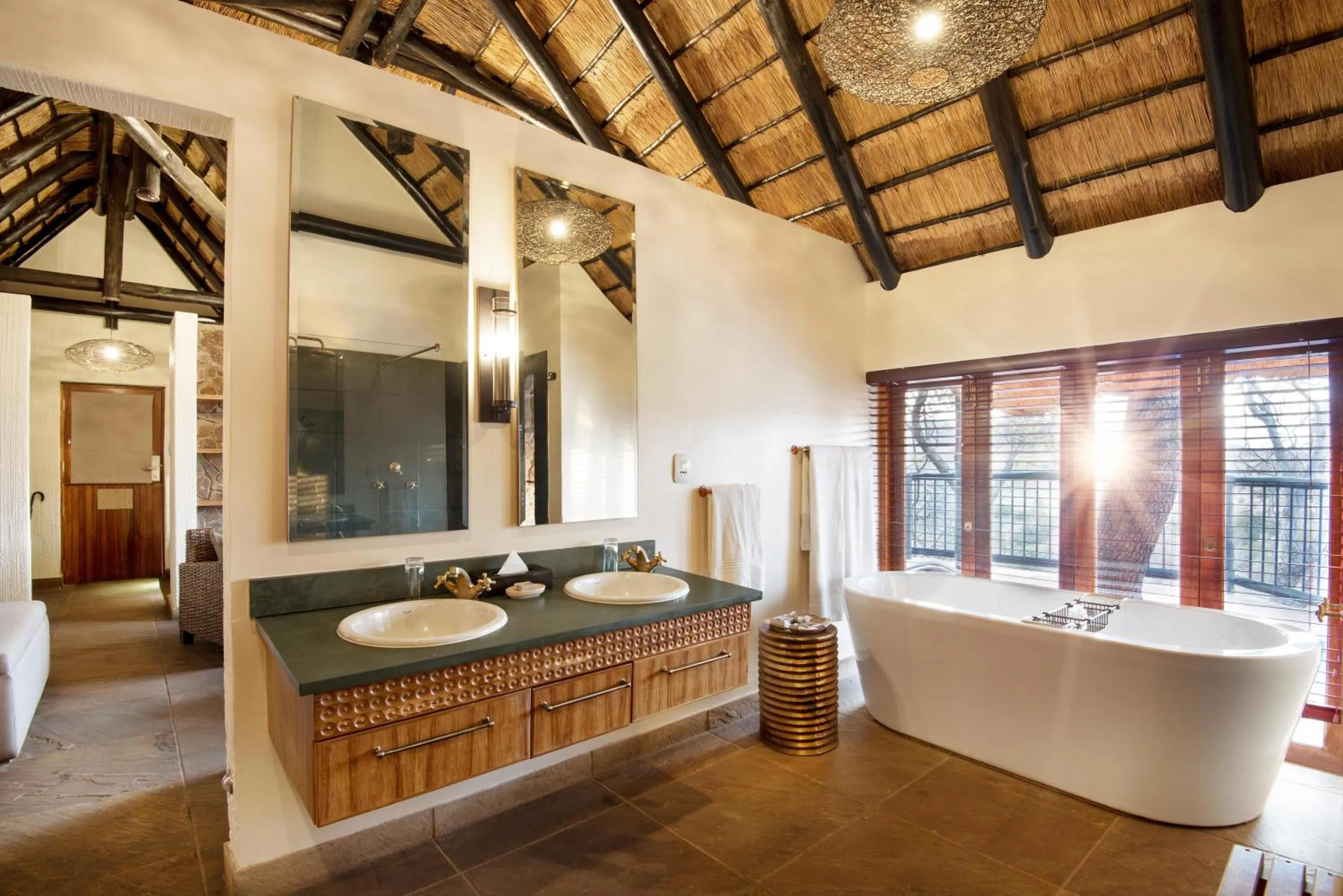 Bathroom in Tshukudu Bush Lodge
