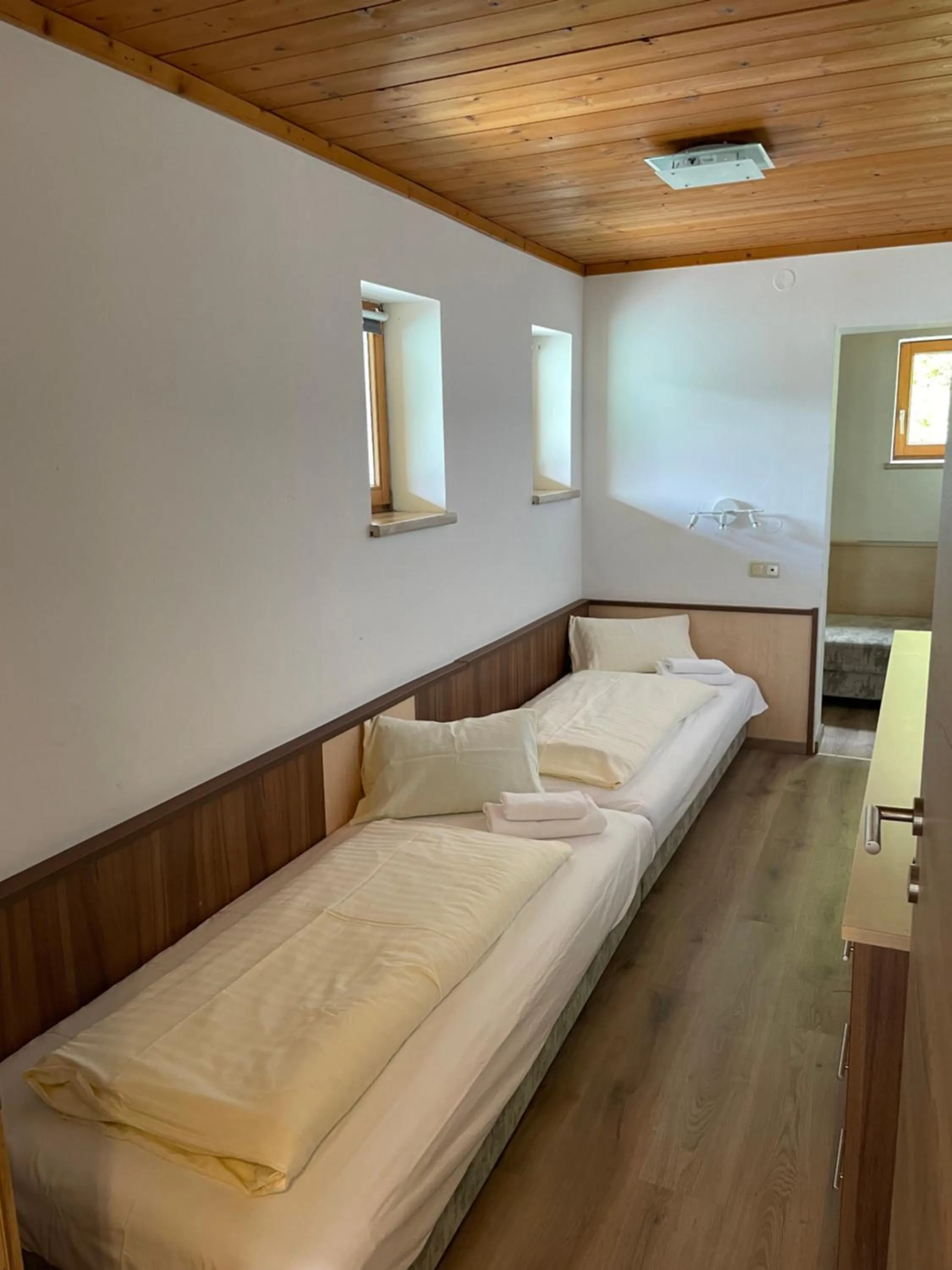 Photo of the whole room, Bed in Hotel-Garni Seestrand