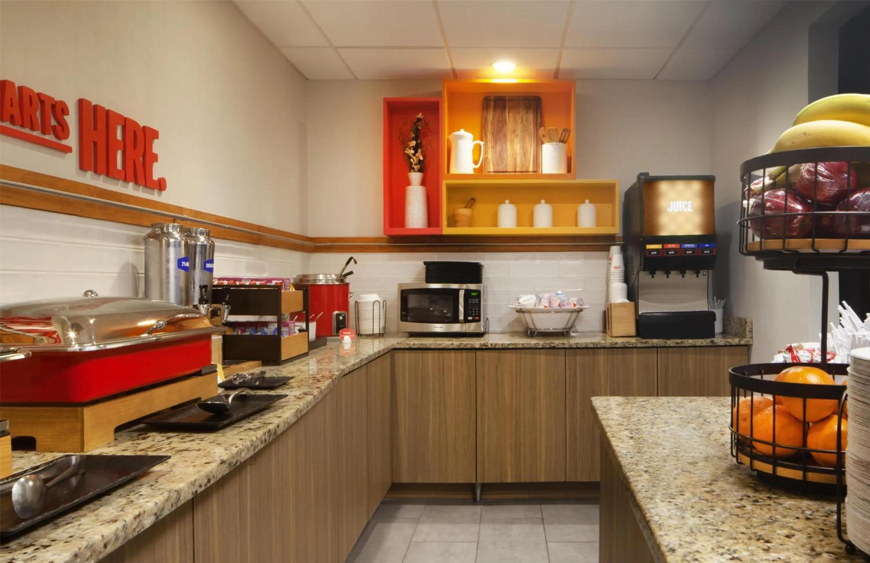 Breakfast in Hampton Inn & Suites Tampa-North