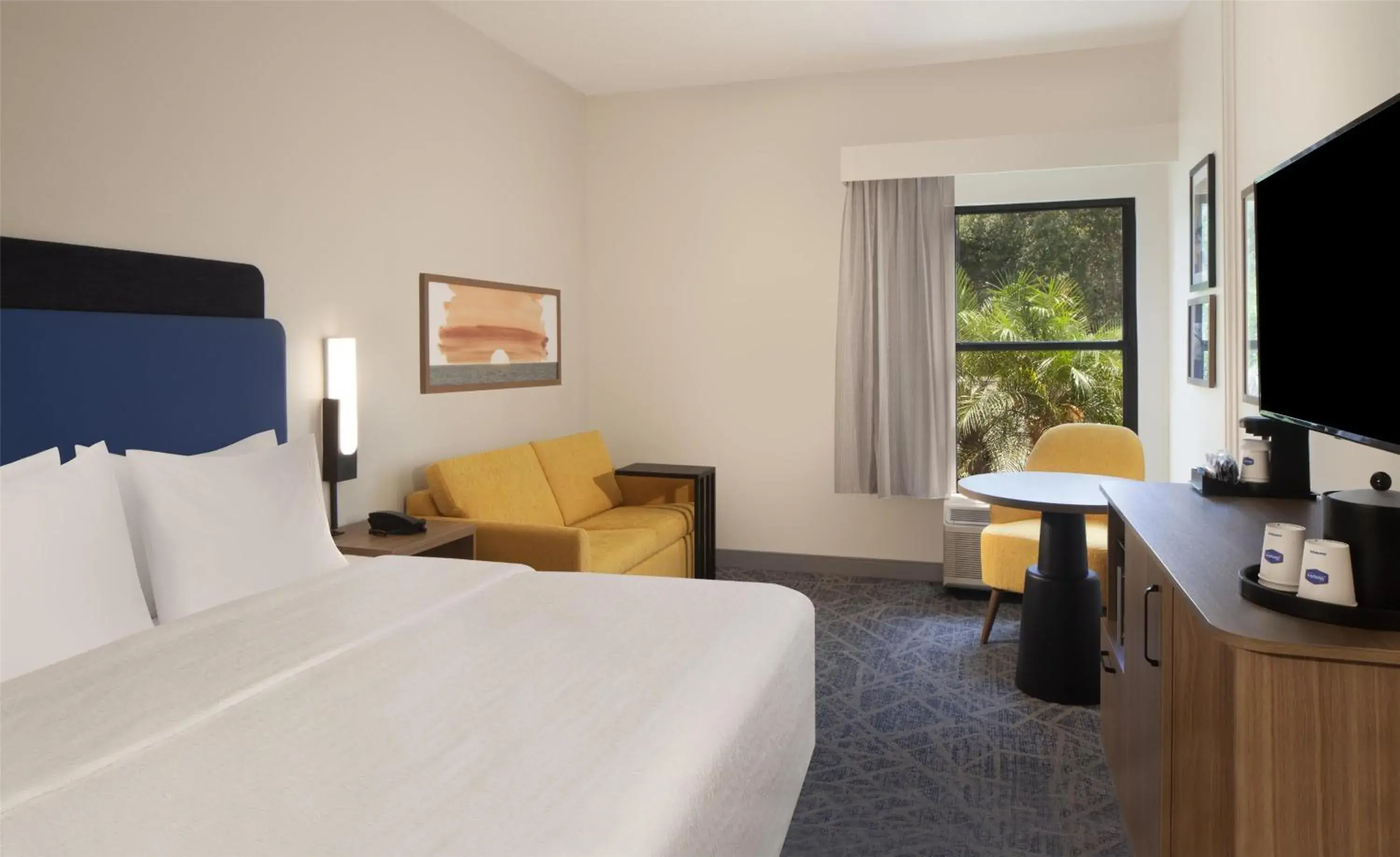 King Room with Sofa Bed and Study - Non-Smoking in Hampton Inn & Suites Tampa-North King Room with Sofa Bed and Study - Non-Smoking in Hampton Inn & Suites Tampa-North