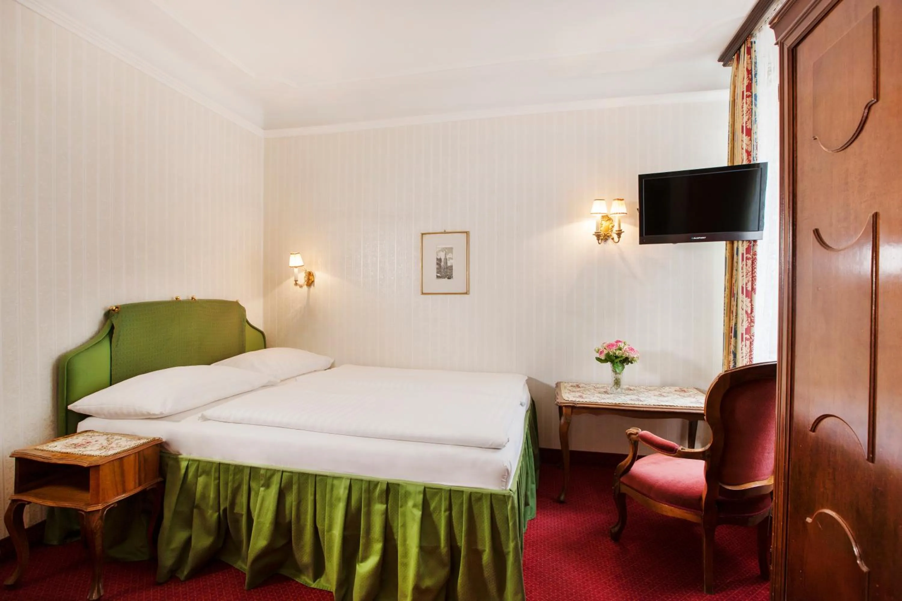 Day, Bed in Hotel Pension Suzanne