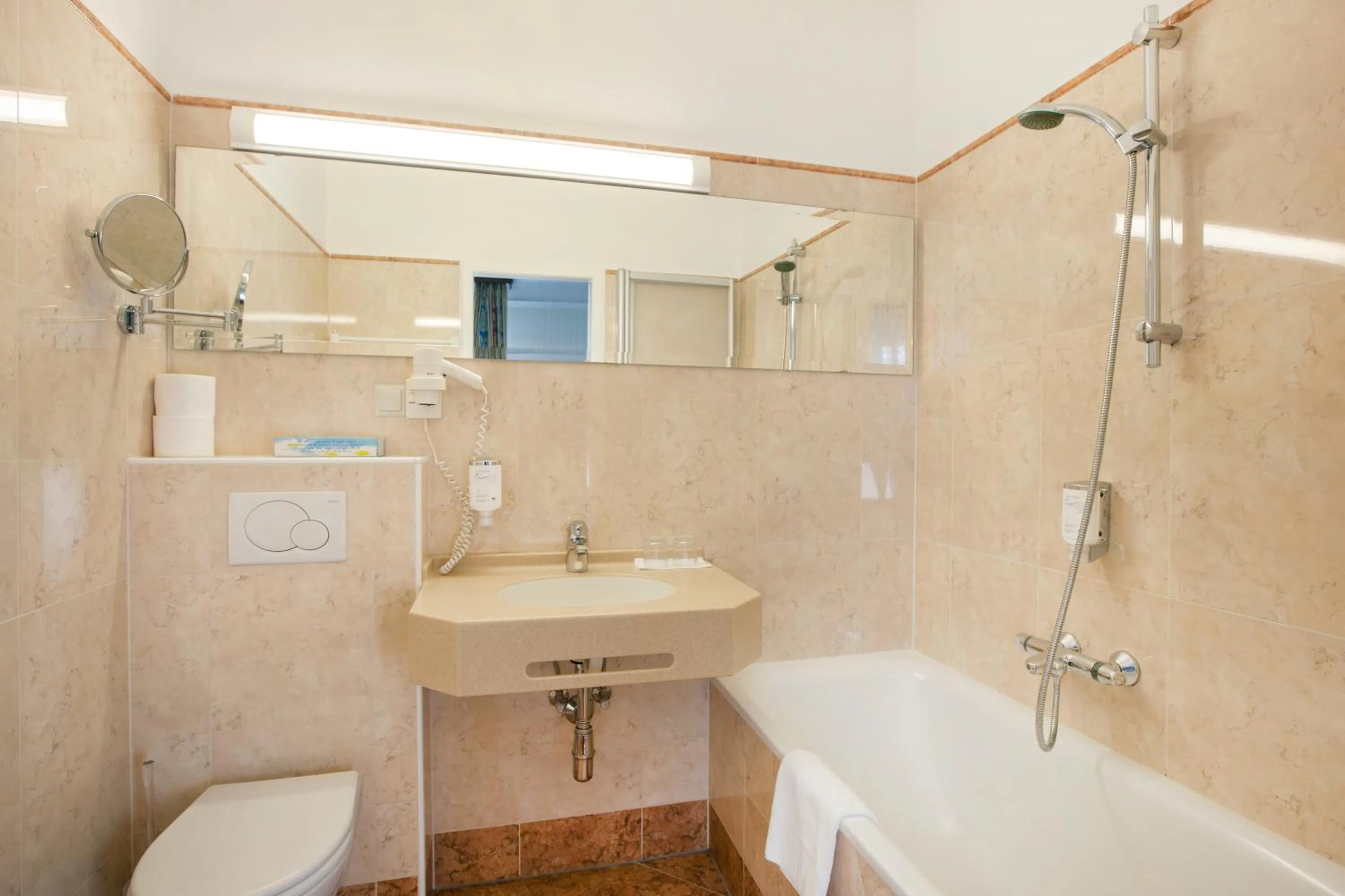 Bathroom in Hotel Pension Suzanne