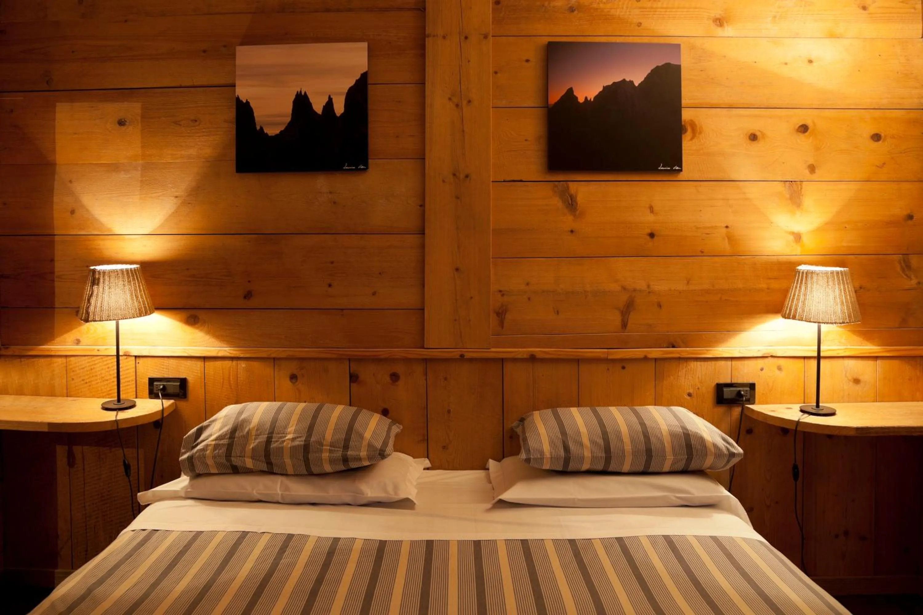 Photo of the whole room, Bed in Chalet Svizzero