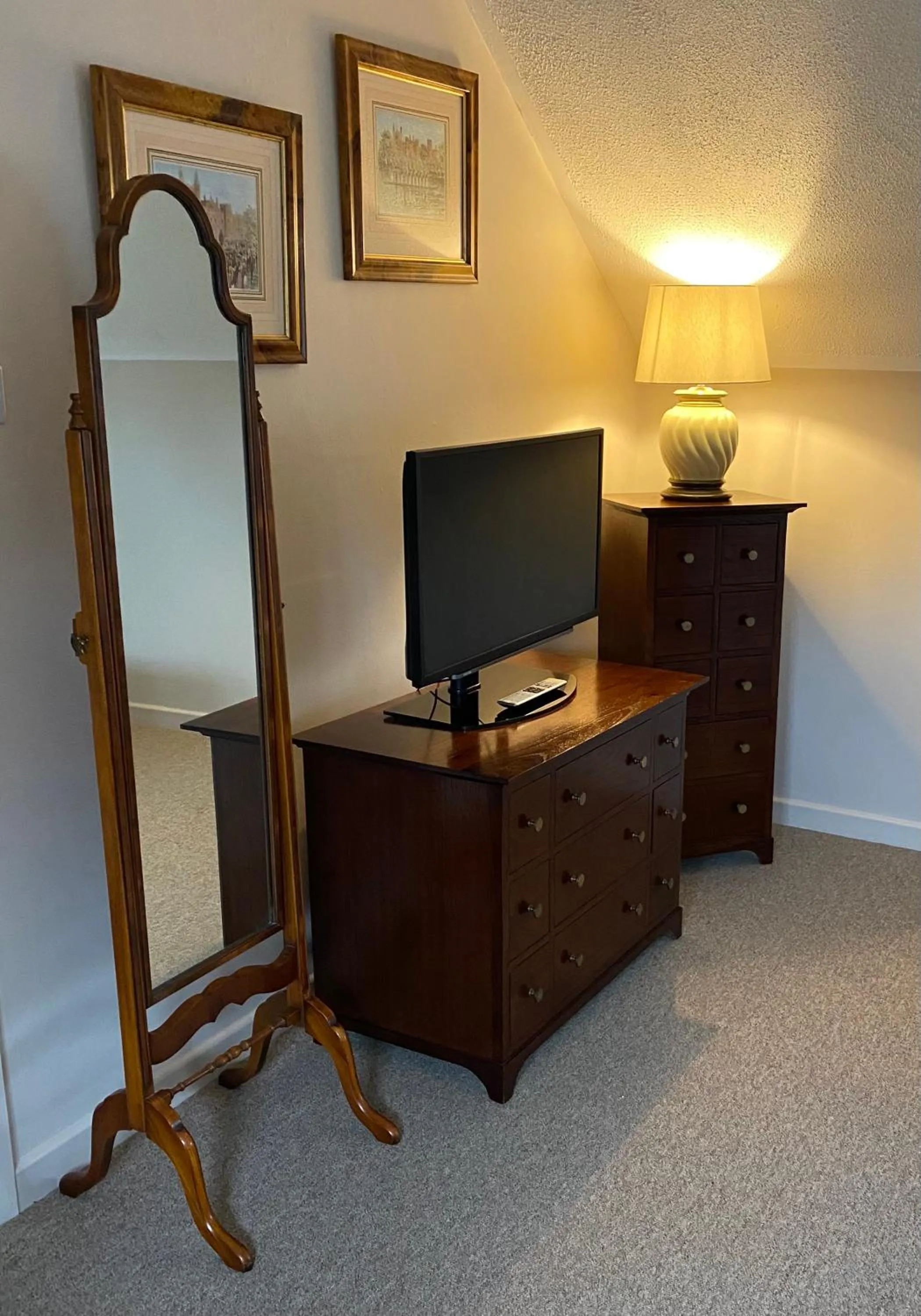 Bedroom in The George at Nunney