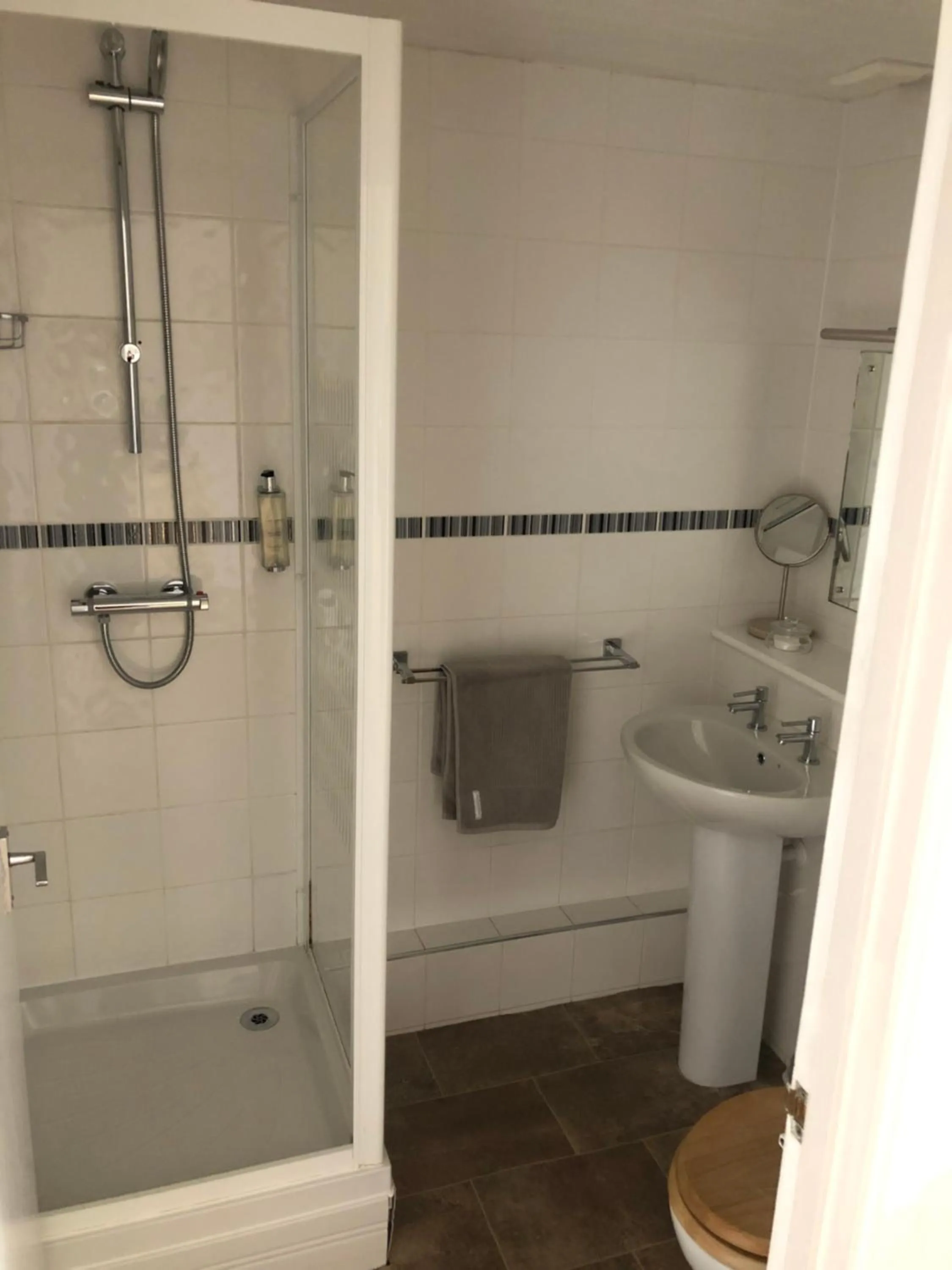 Bed in The George at Nunney