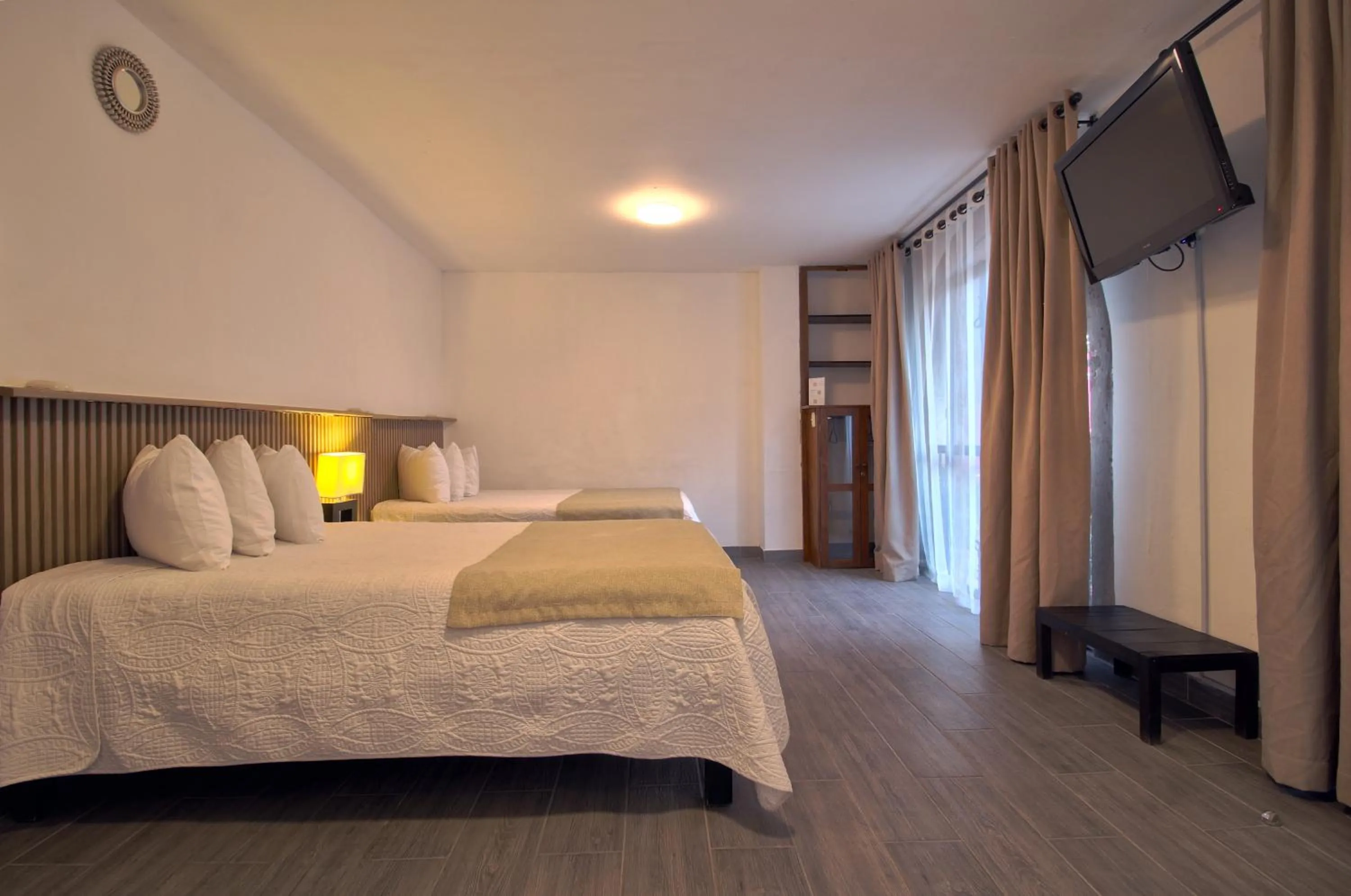 Bedroom, Bed in Hotel Punto 79