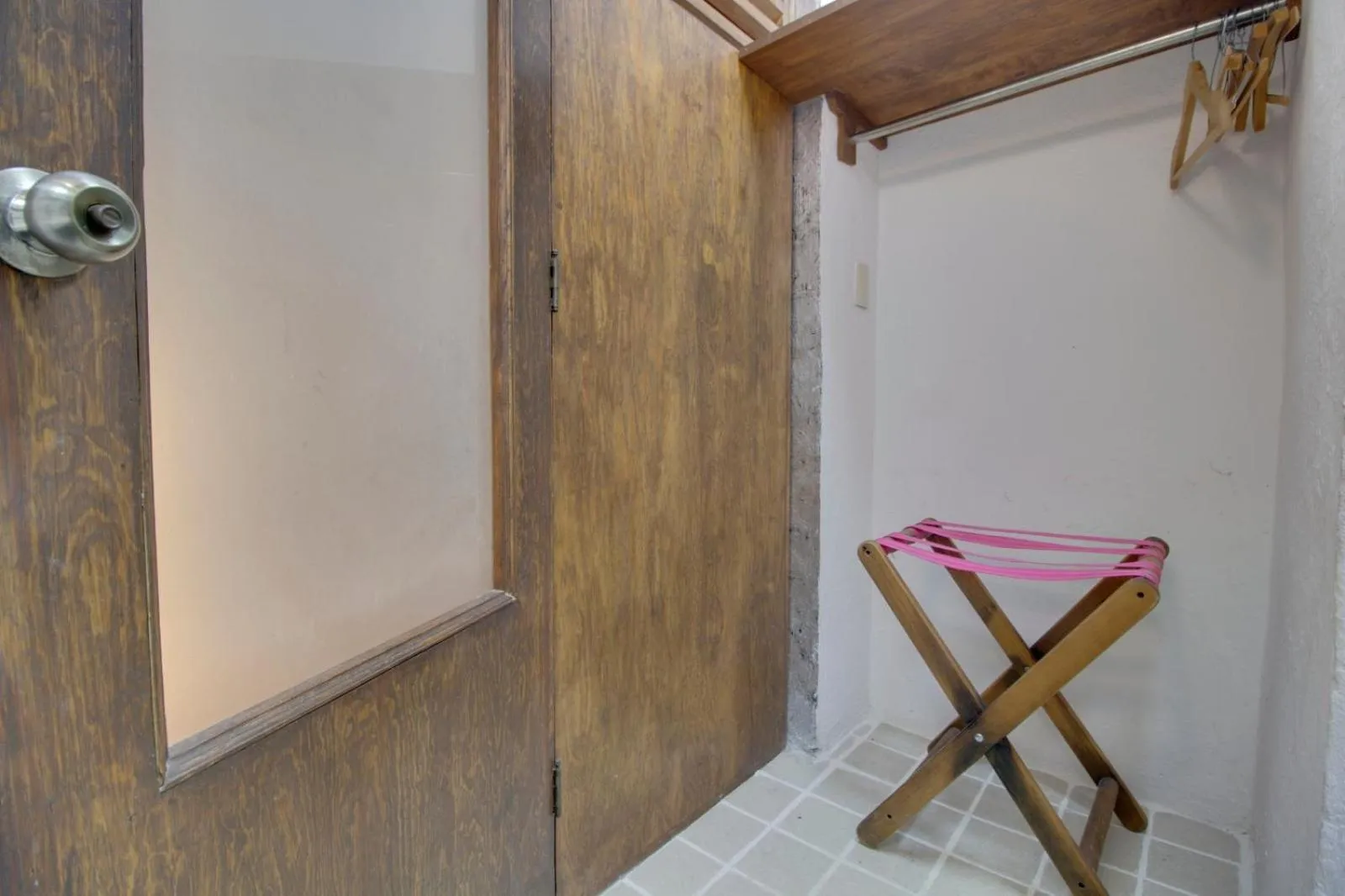 wardrobe in Hotel Punto 79