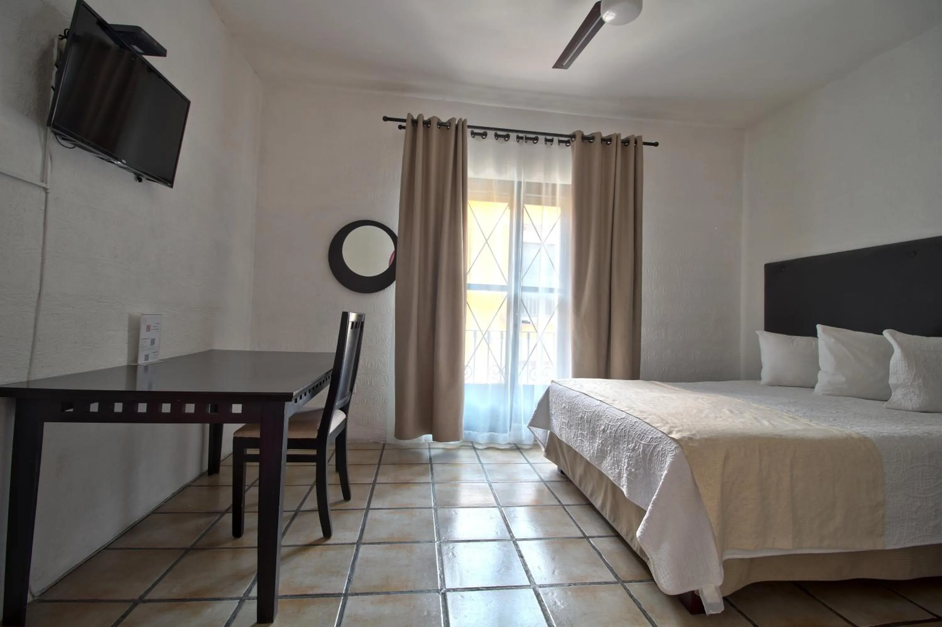 Bedroom, Bed in Hotel Punto 79