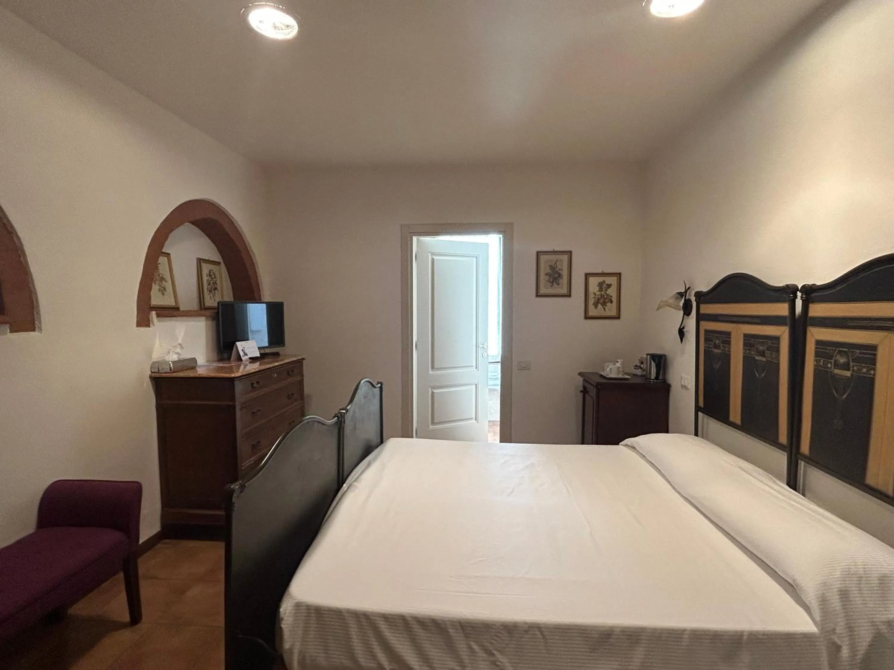 Photo of the whole room, Bed in Hotel Airone