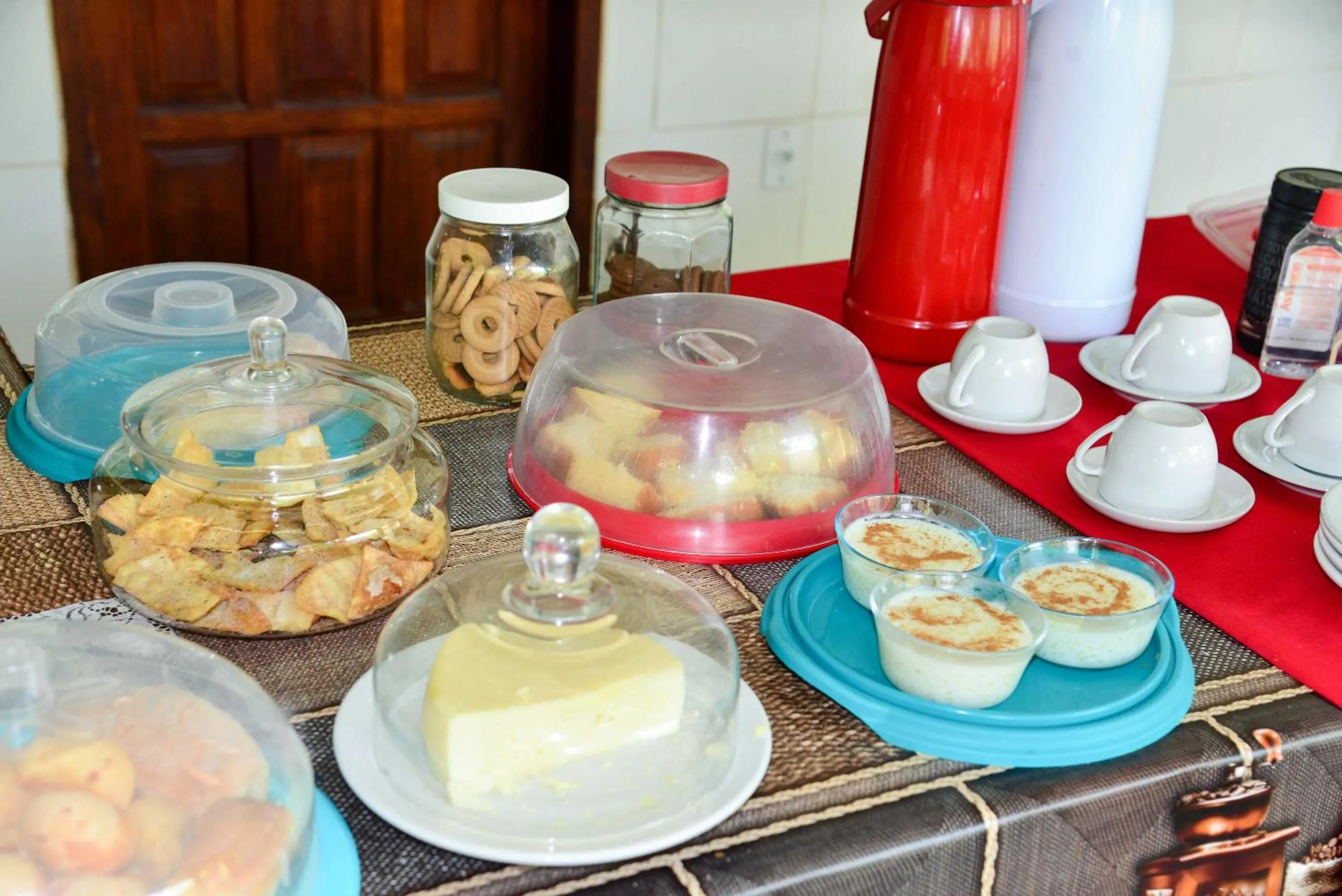 Breakfast in VOA Pousada Dos Jasmins