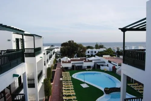 Pool view in Molino de Guatiza