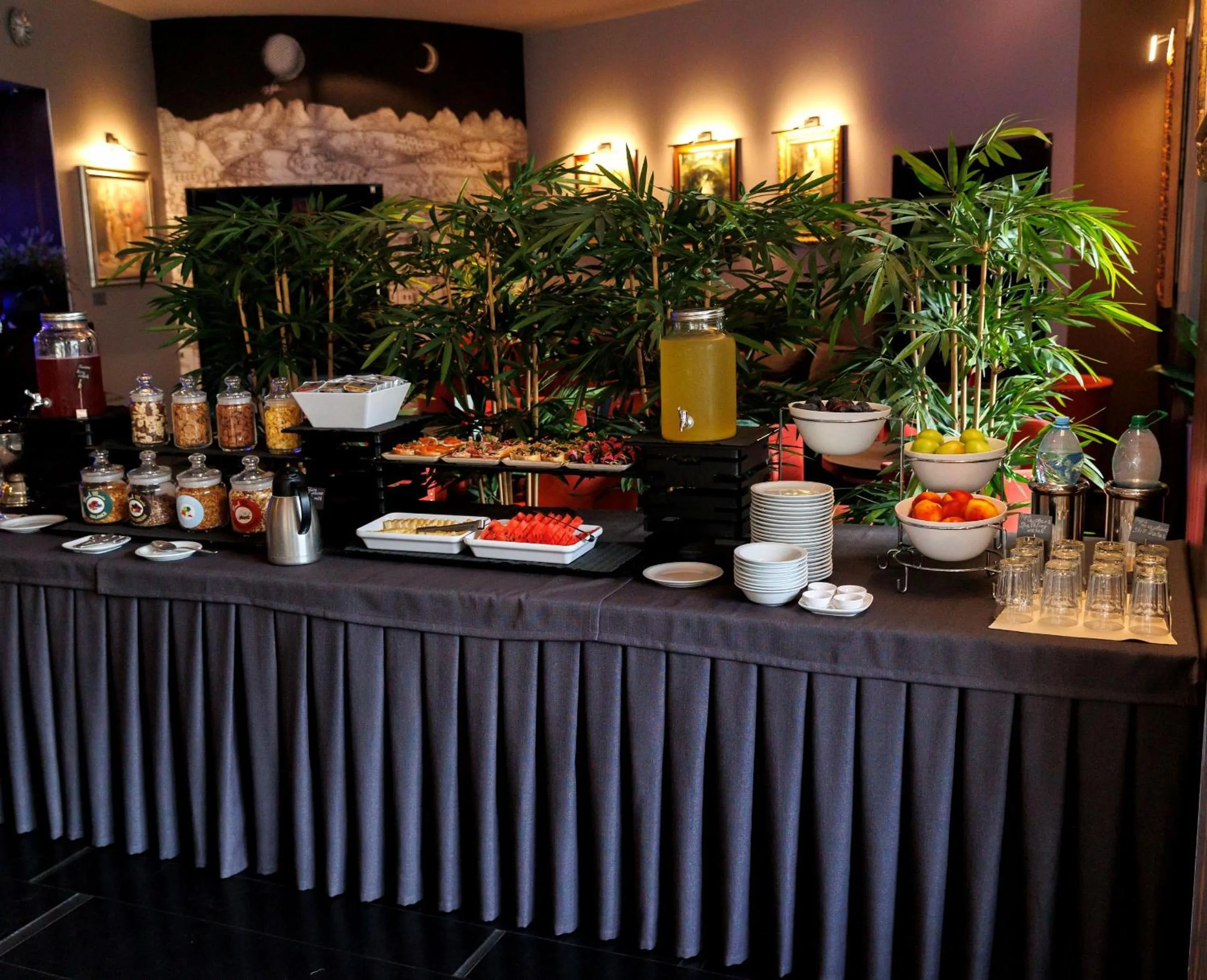 Restaurant/places to eat in LH Hotel&SPA