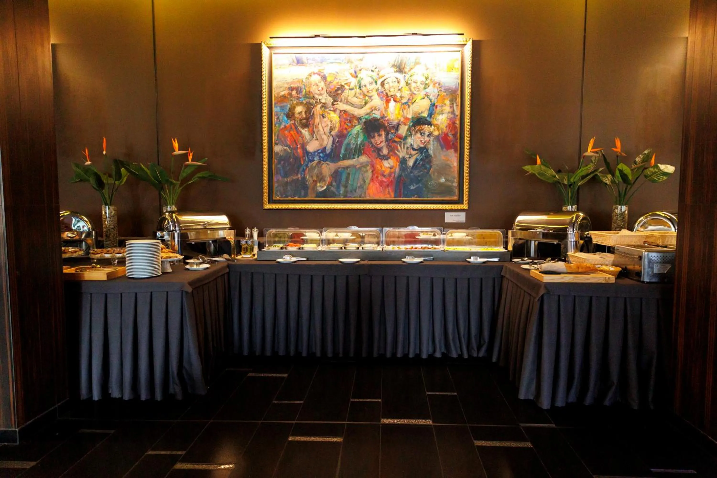 Restaurant/places to eat in LH Hotel&SPA