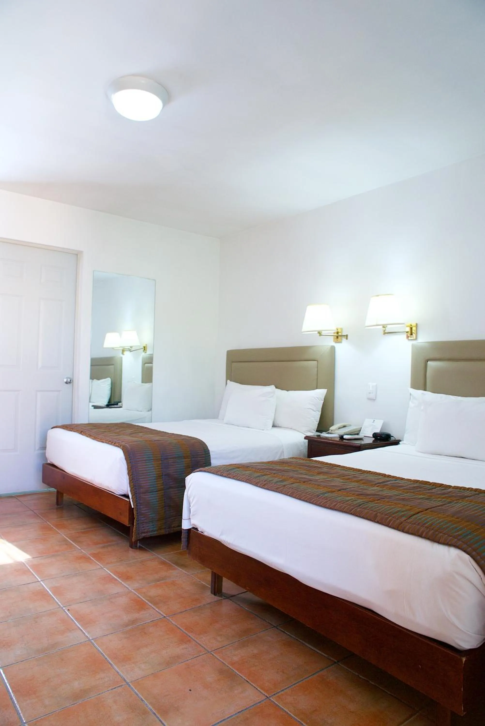 Property building, Bed in Best Western Saltillo