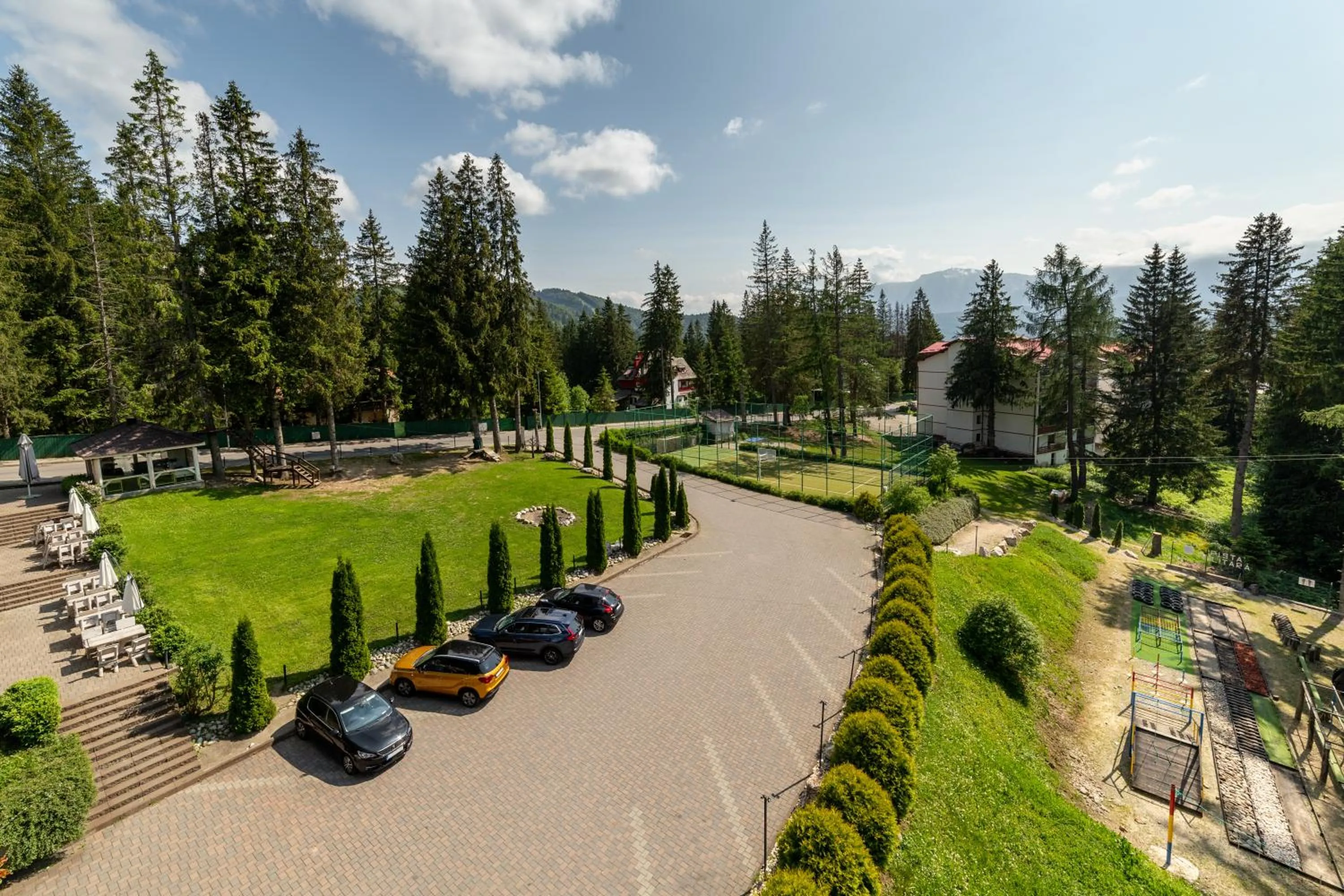 Parking in Eden Grand Resort