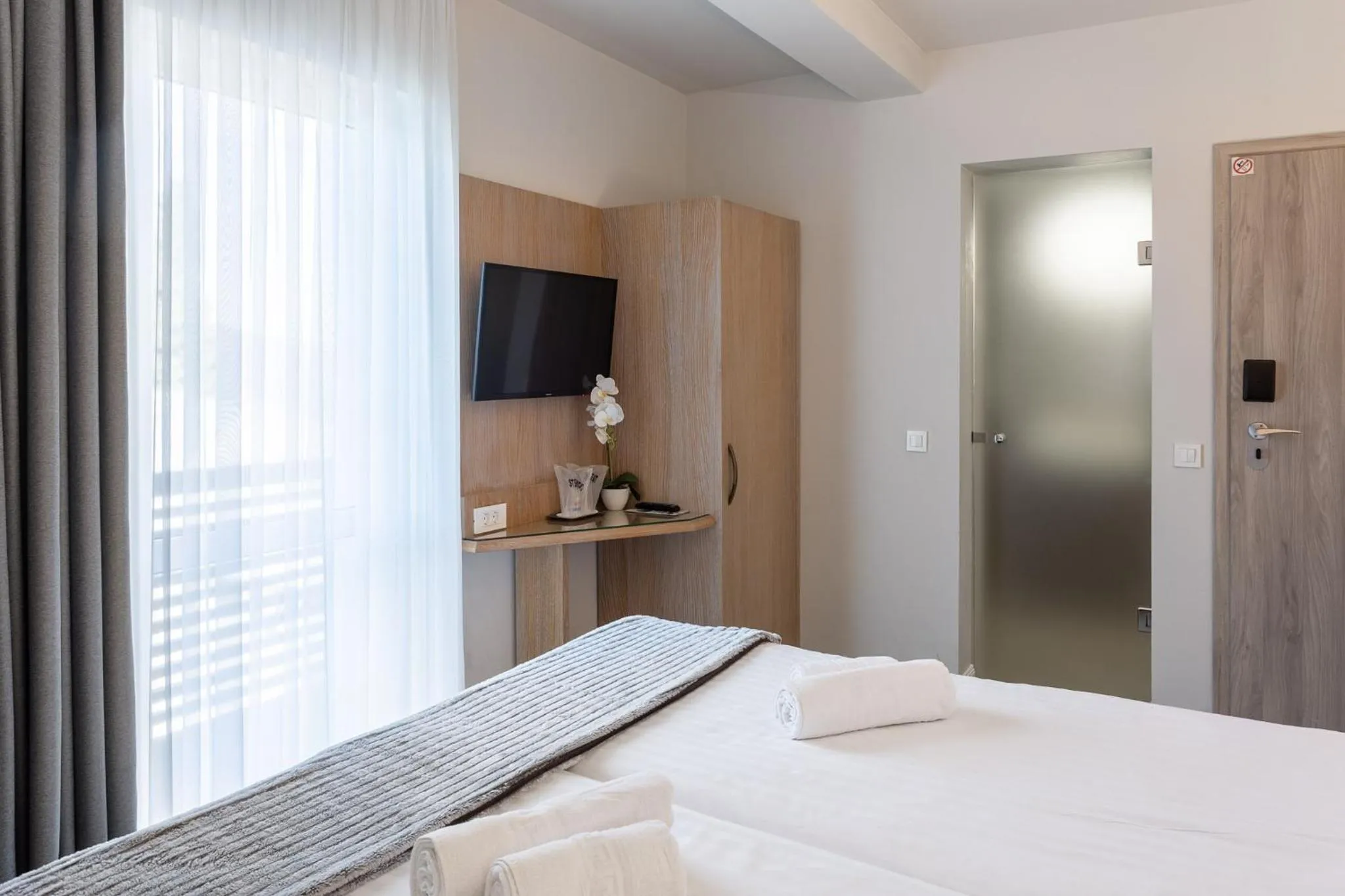 TV and multimedia, Bed in Eden Grand Resort