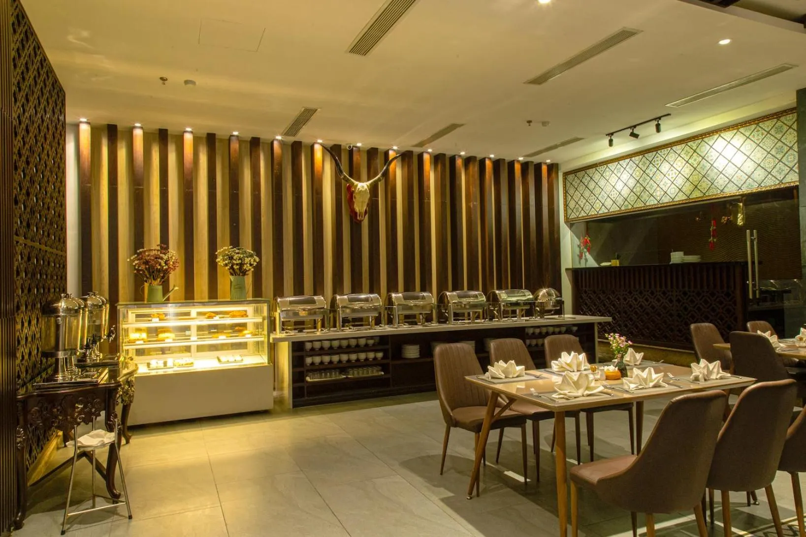 Food and drinks in Dong Duong Hotel & Suites - City Central - Afternoon Tea Inclusive