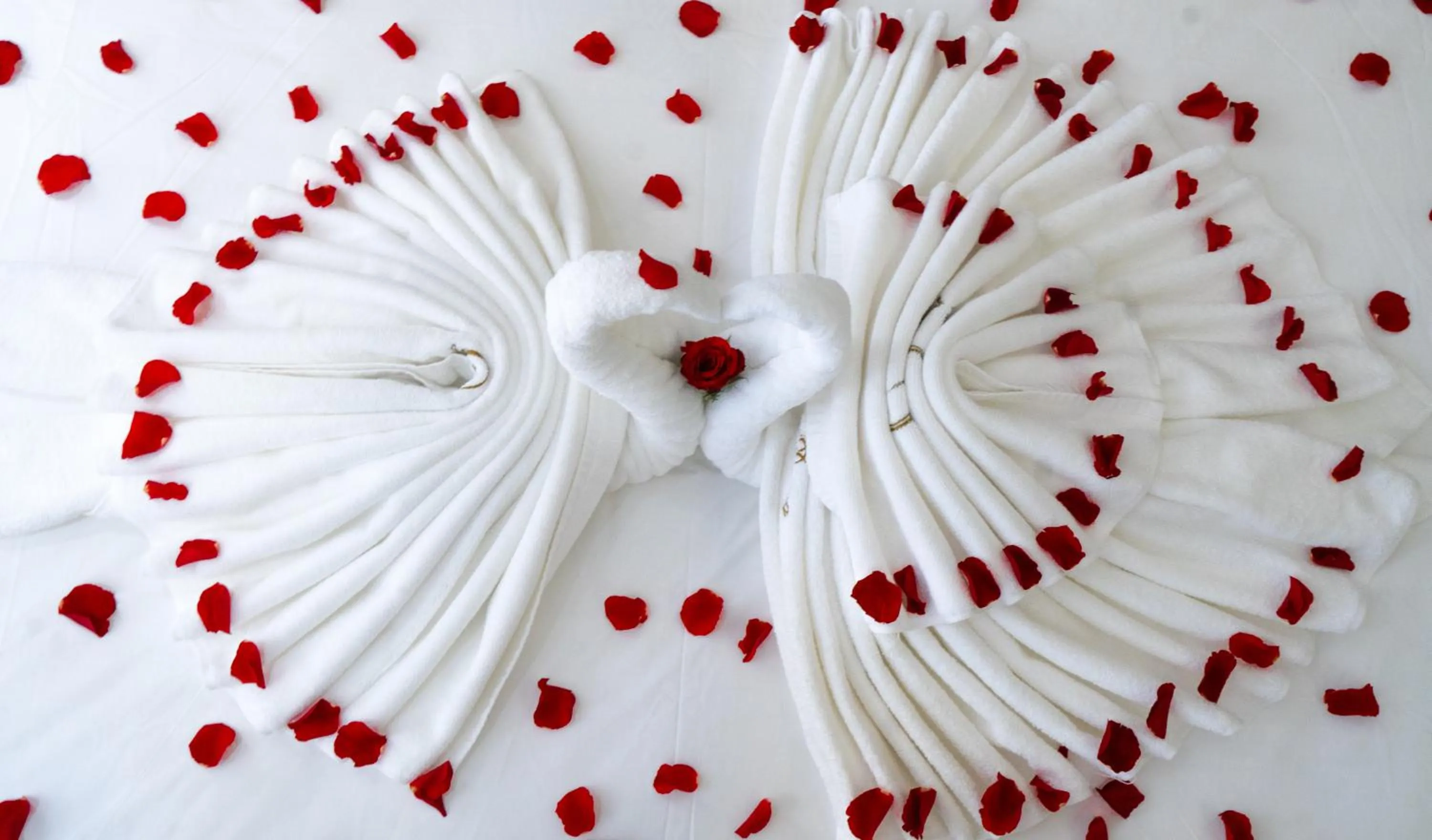 Bedroom in Dong Duong Hotel & Suites - City Central - Afternoon Tea Inclusive