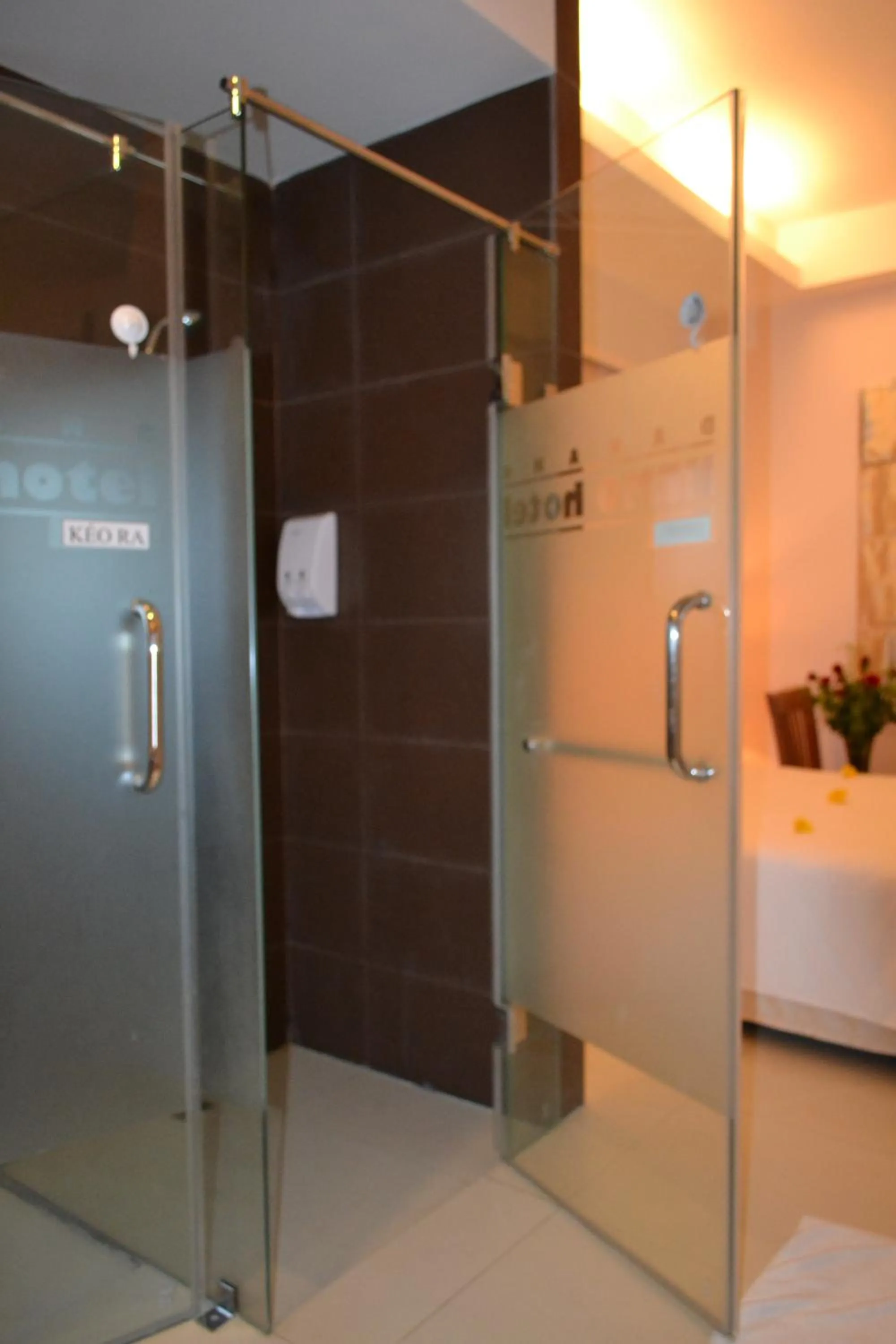 Shower, Bathroom in Nemo Hotel Danang