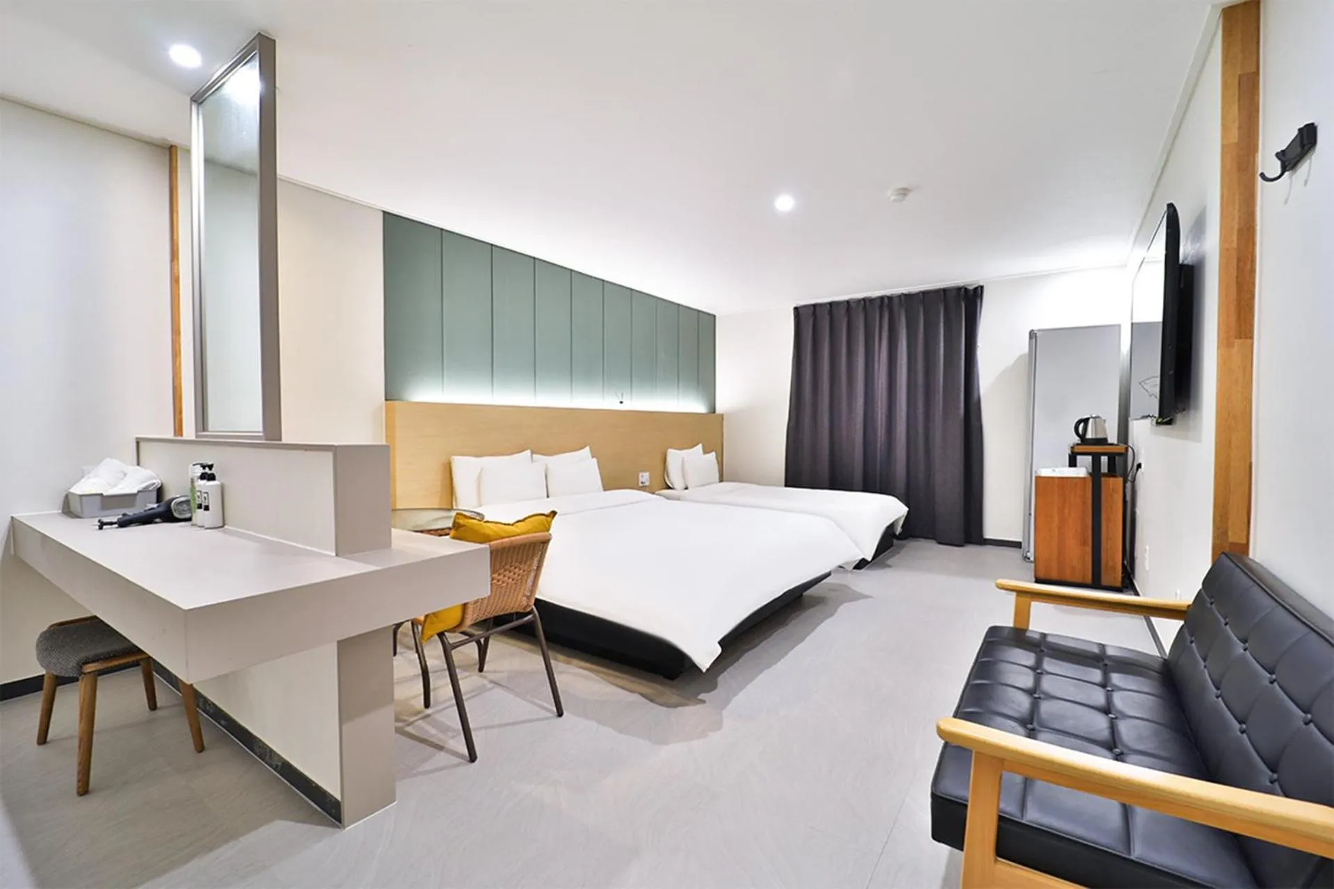 Bedroom, Bed in Calm Rest Hotel Busan Sasang