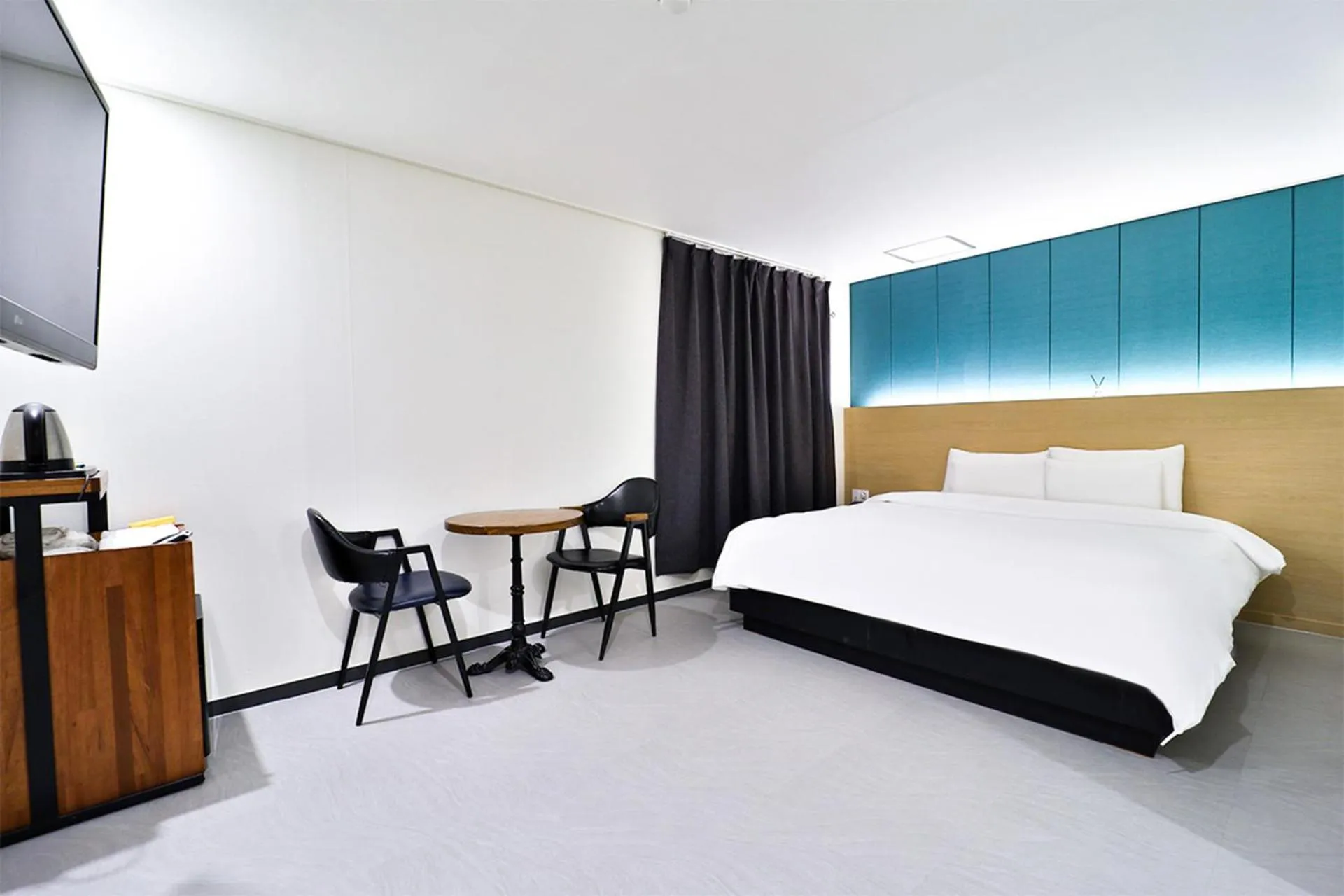 Bedroom, Bed in Calm Rest Hotel Busan Sasang