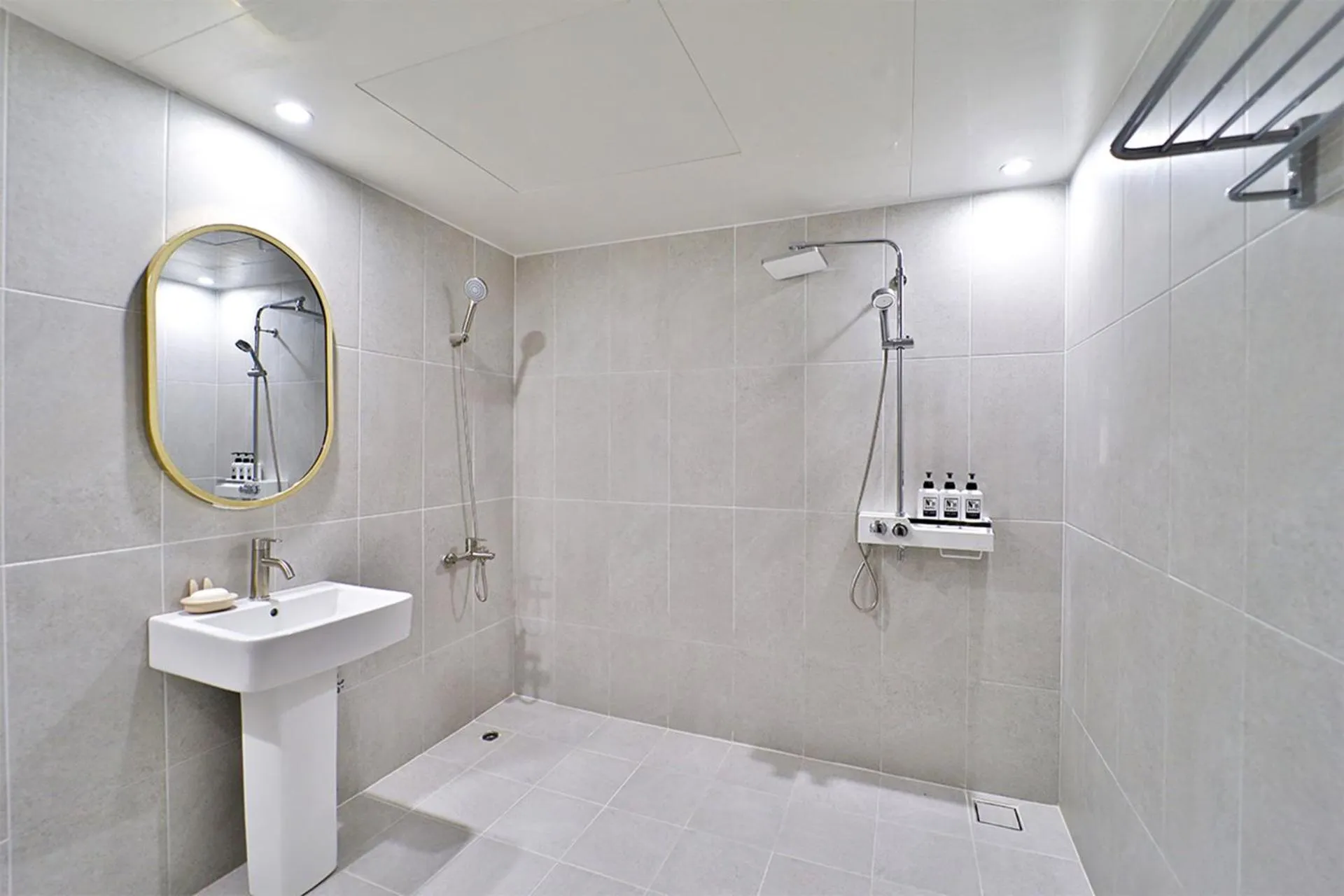 Bathroom in Calm Rest Hotel Busan Sasang