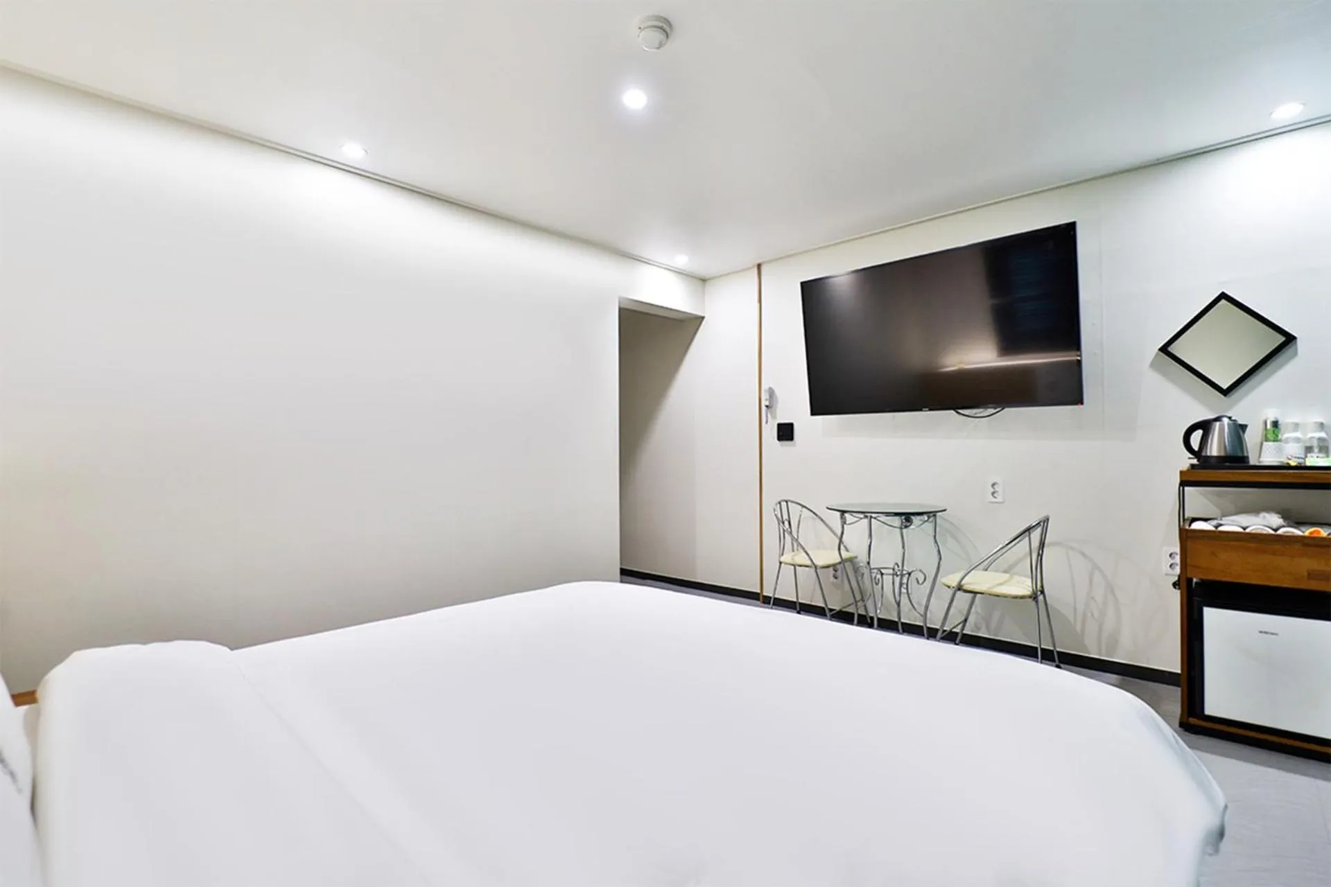 Bedroom, Bed in Calm Rest Hotel Busan Sasang