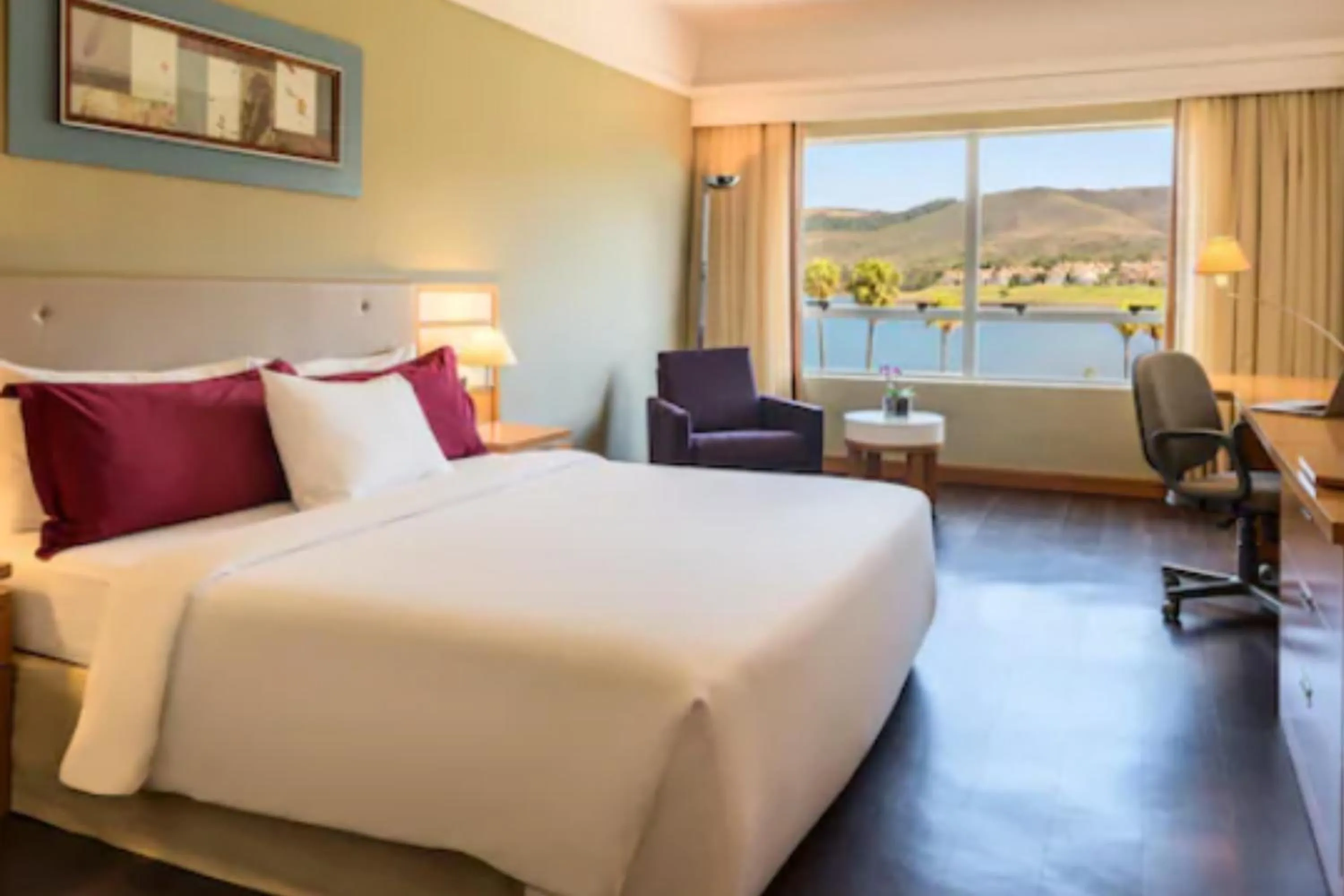 Suíte Executiva com Cama Queen-Size e Vista do Lago in Transamerica Lagoa dos Ingleses