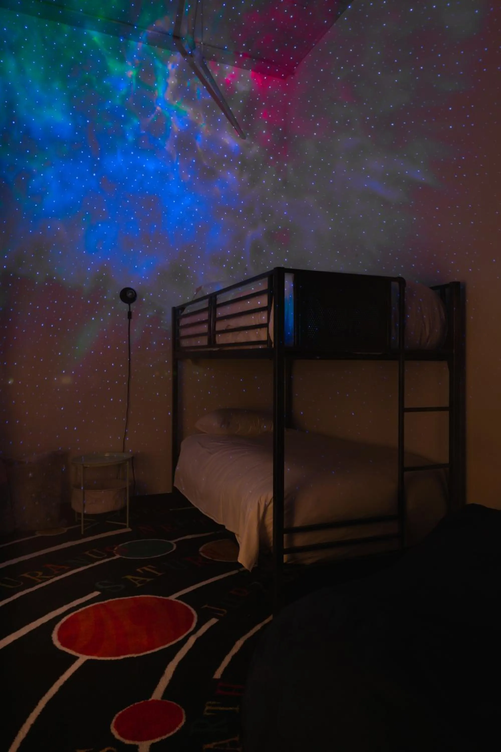 bunk bed, Bed in Hotel Clemons