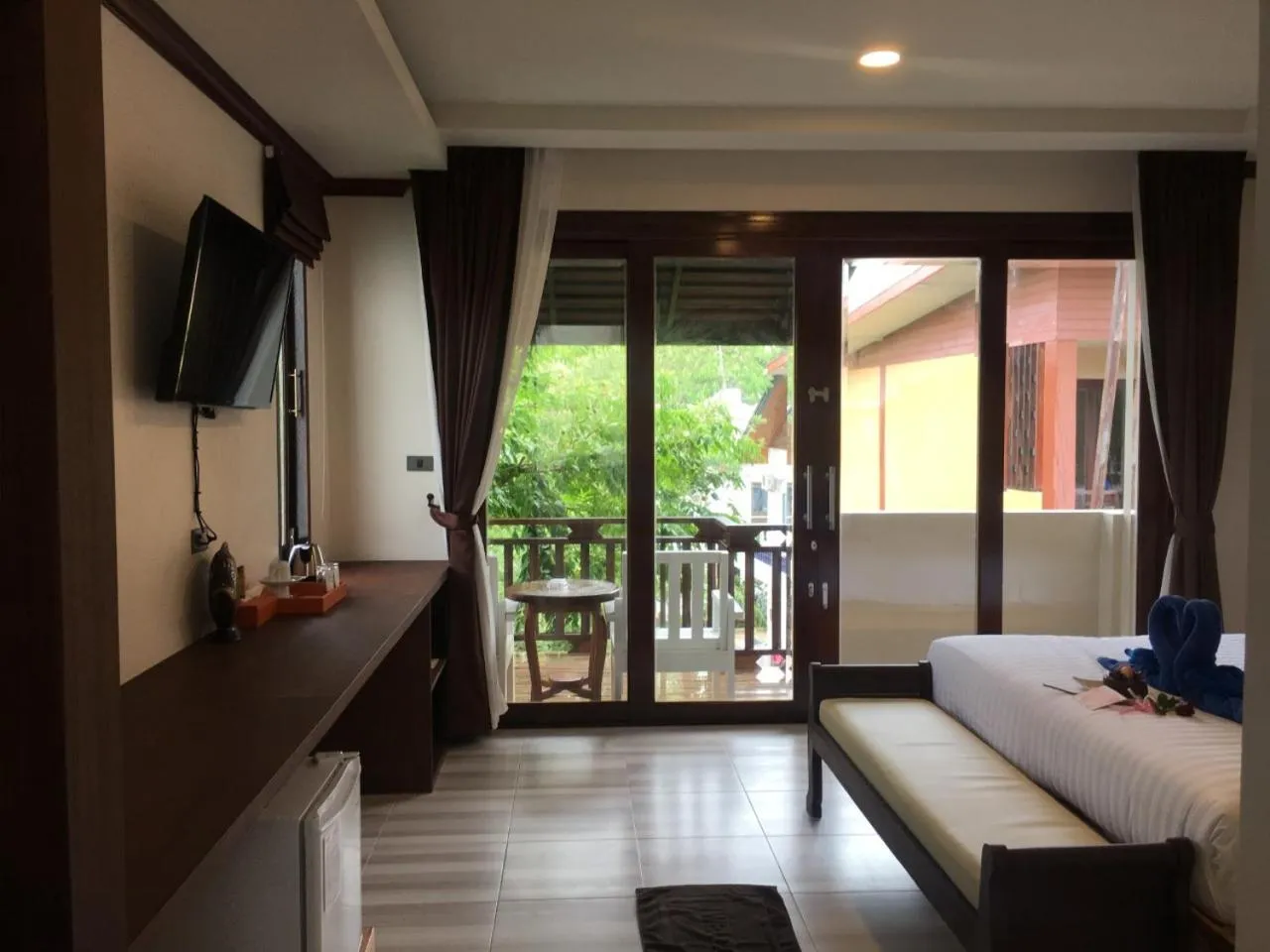 Bedroom, Bed in Wind Beach Resort