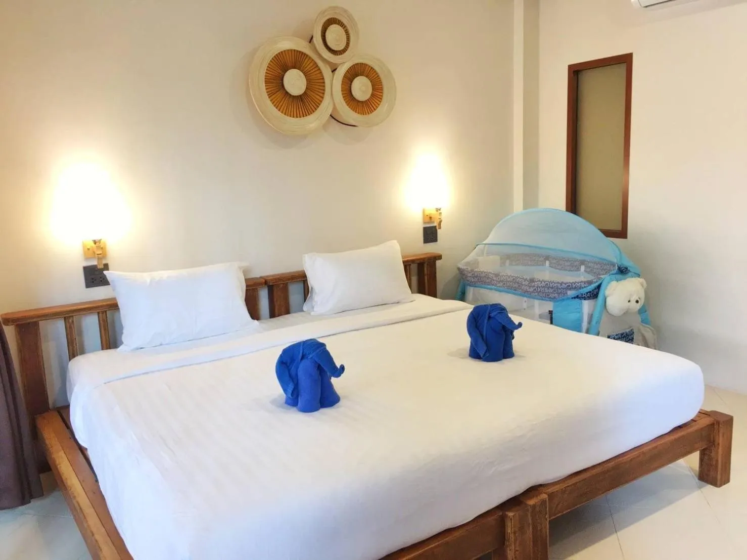 Photo of the whole room, Bed in Wind Beach Resort