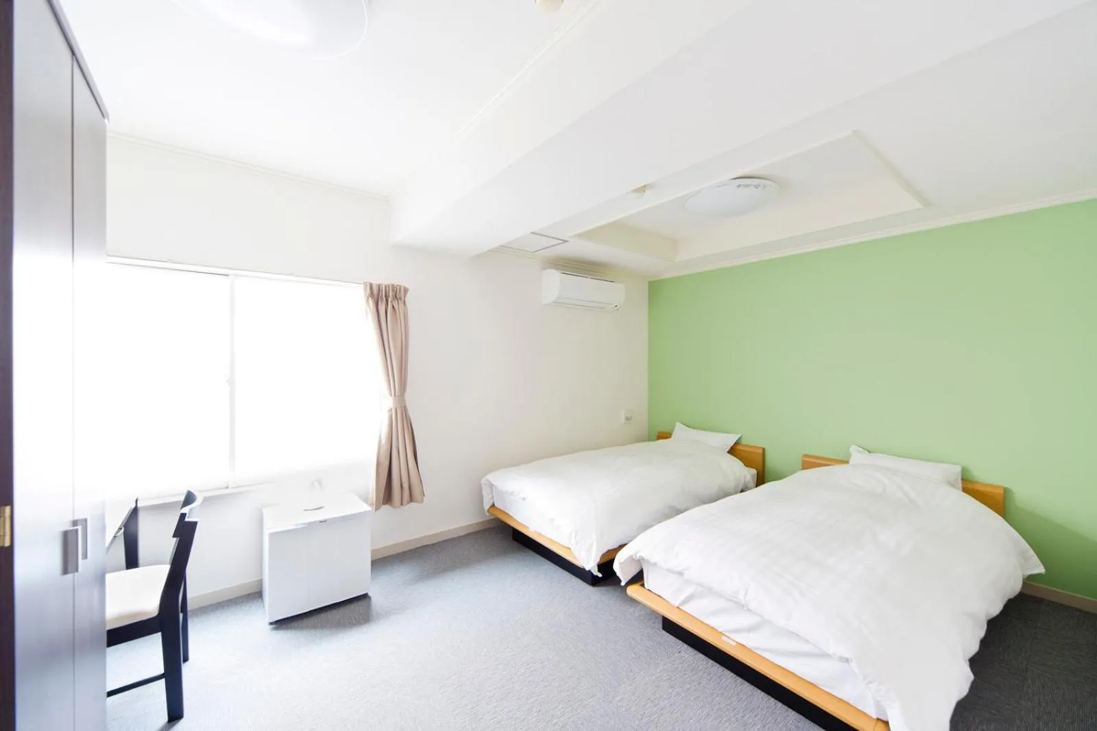 Photo of the whole room, Bed in Shin-Okubo City Hotel