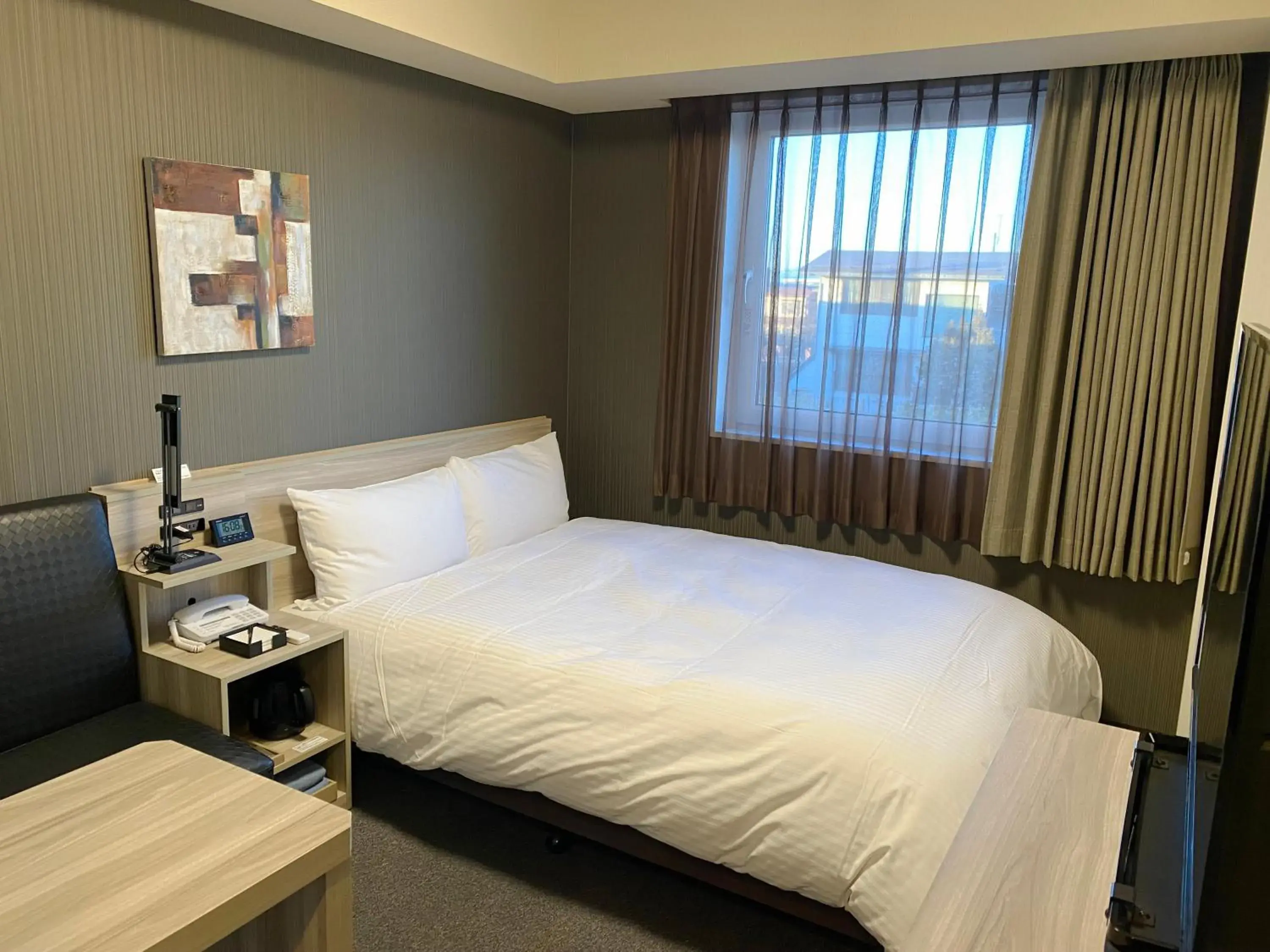 Double Room with Small Double Bed - single occupancy - Non-Smoking in Hotel Route-Inn Yamagata Minami -Daigaku Byoin Mae- Double Room with Small Double Bed - single occupancy - Non-Smoking in Hotel Route-Inn Yamagata Minami -Daigaku Byoin Mae-