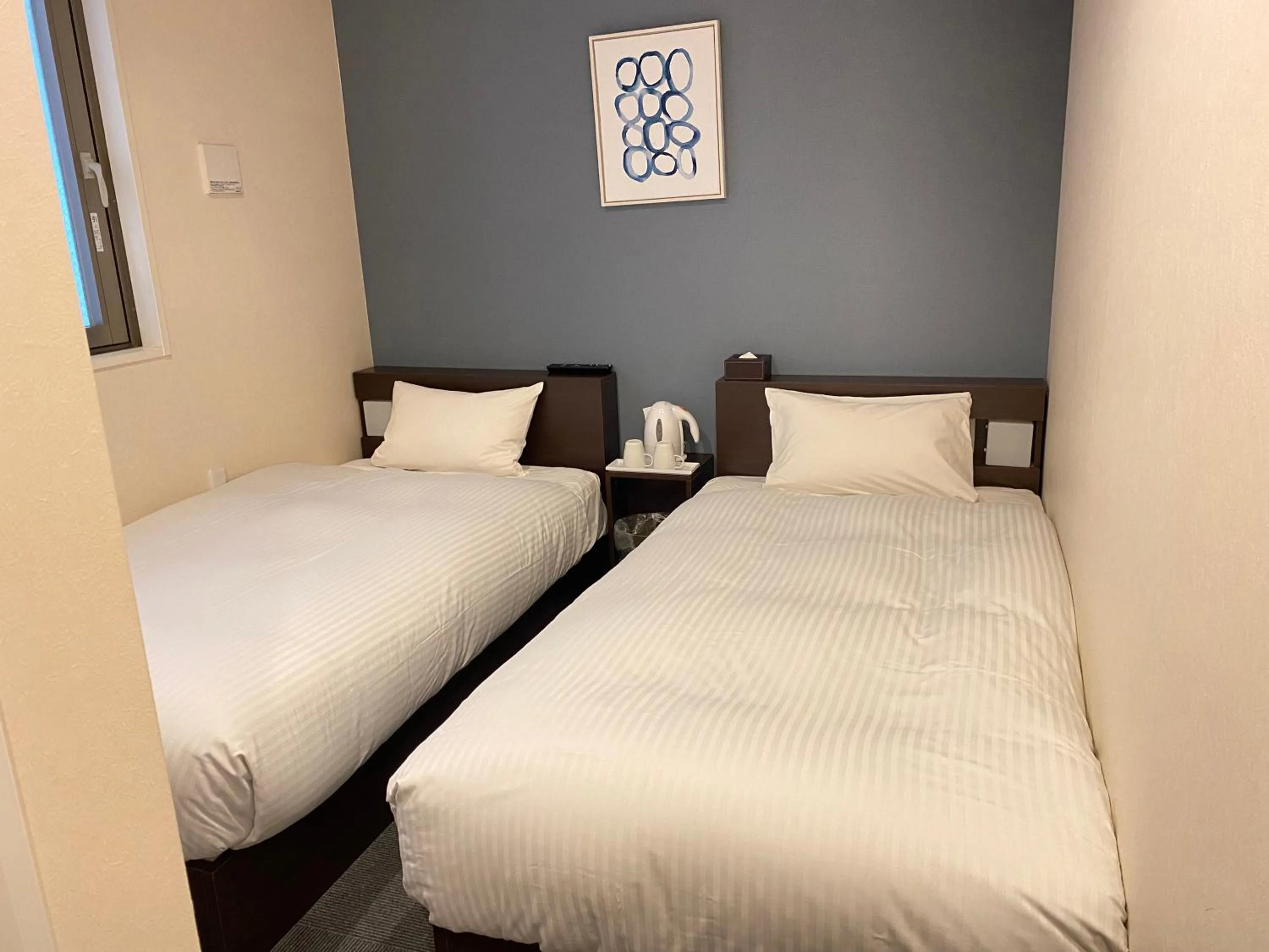 Photo of the whole room, Bed in Floral Hotel · SakaisuJi-Honmachi Osaka