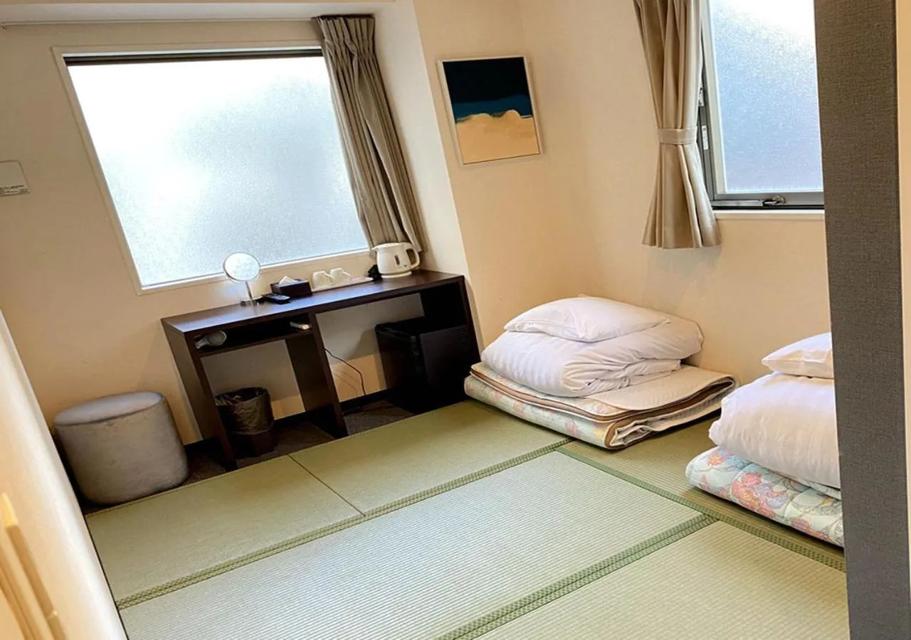 Photo of the whole room, Bed in Floral Hotel · SakaisuJi-Honmachi Osaka