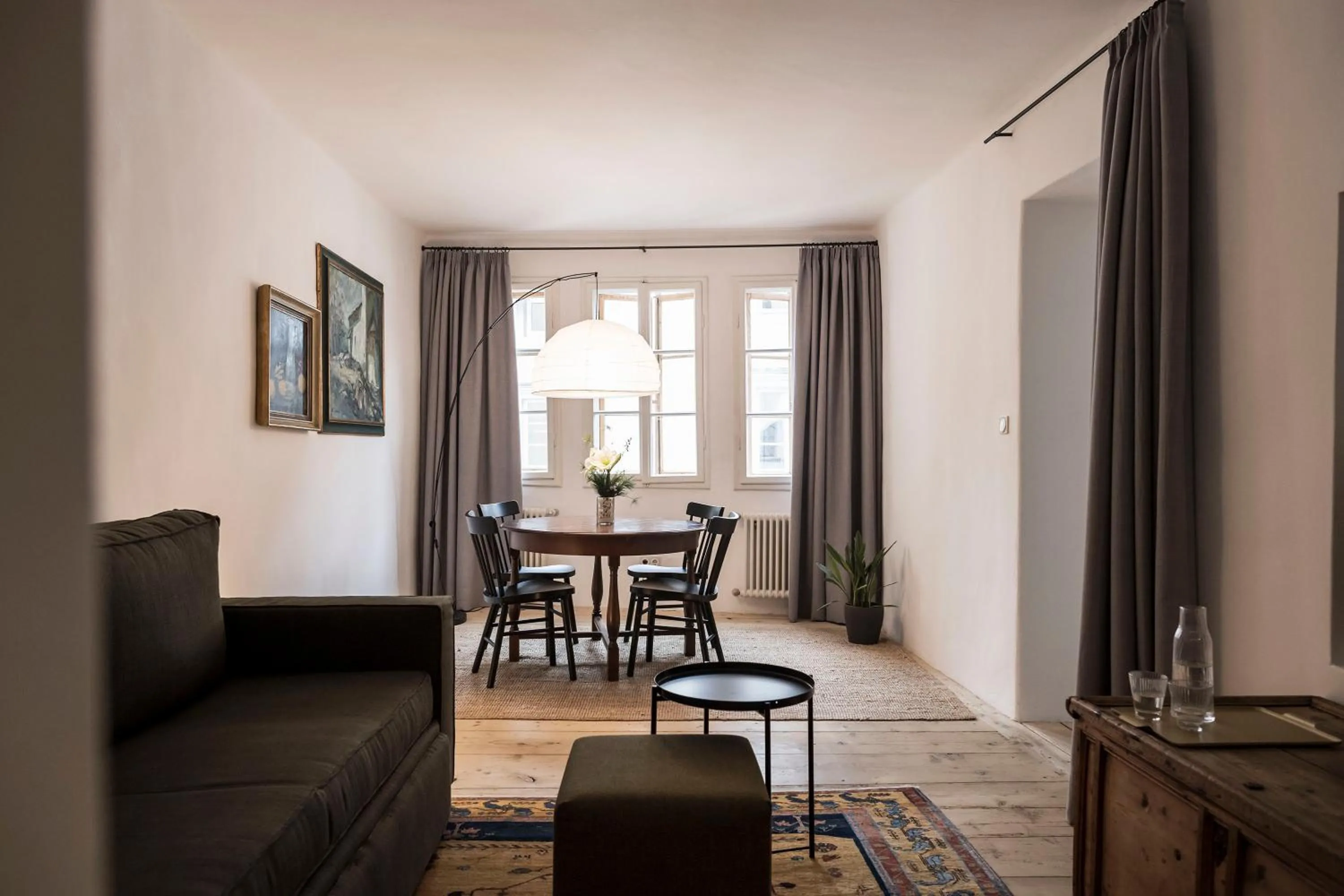 Dining area in Goldenstern Townhouse