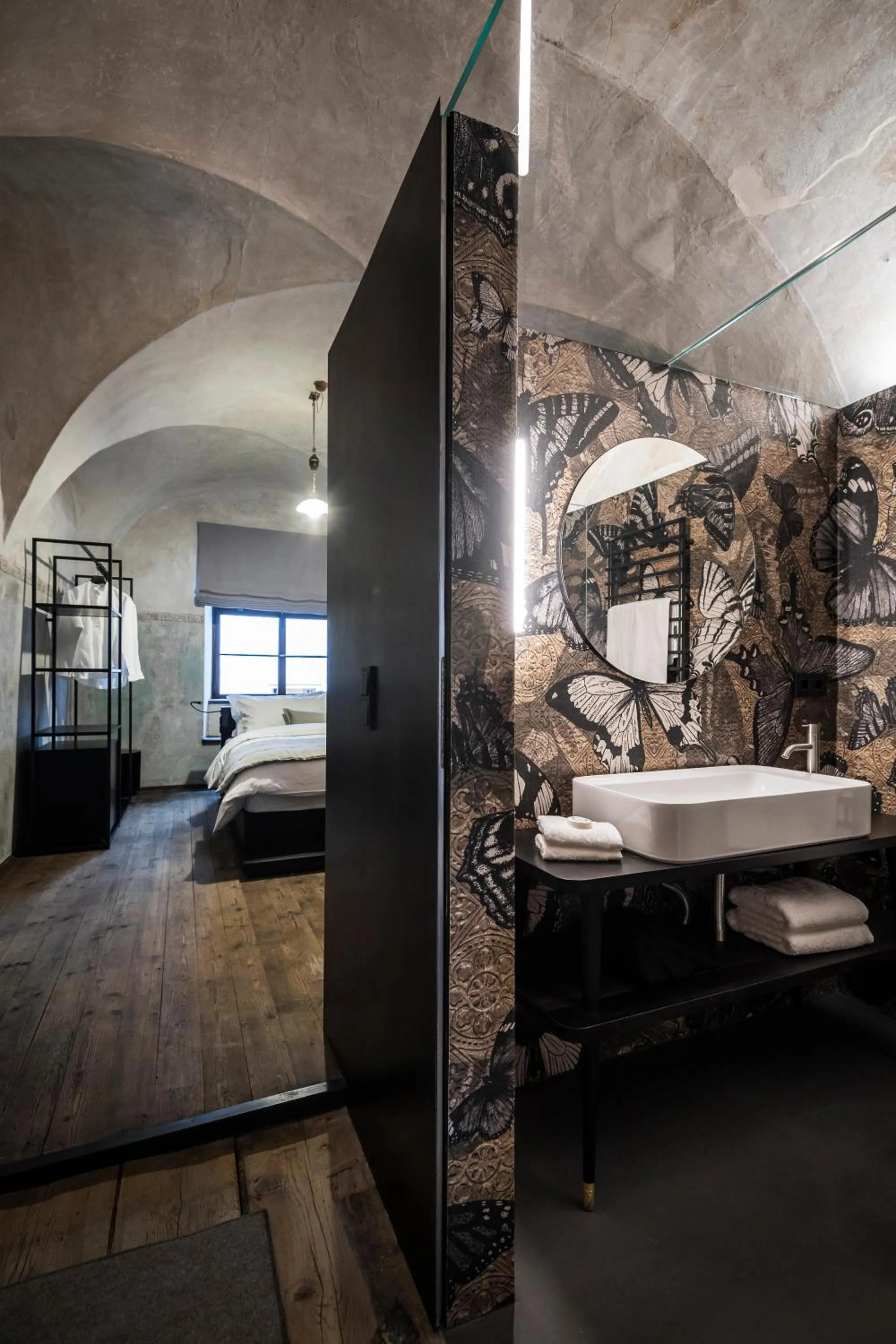 Photo of the whole room, Bed in Goldenstern Townhouse