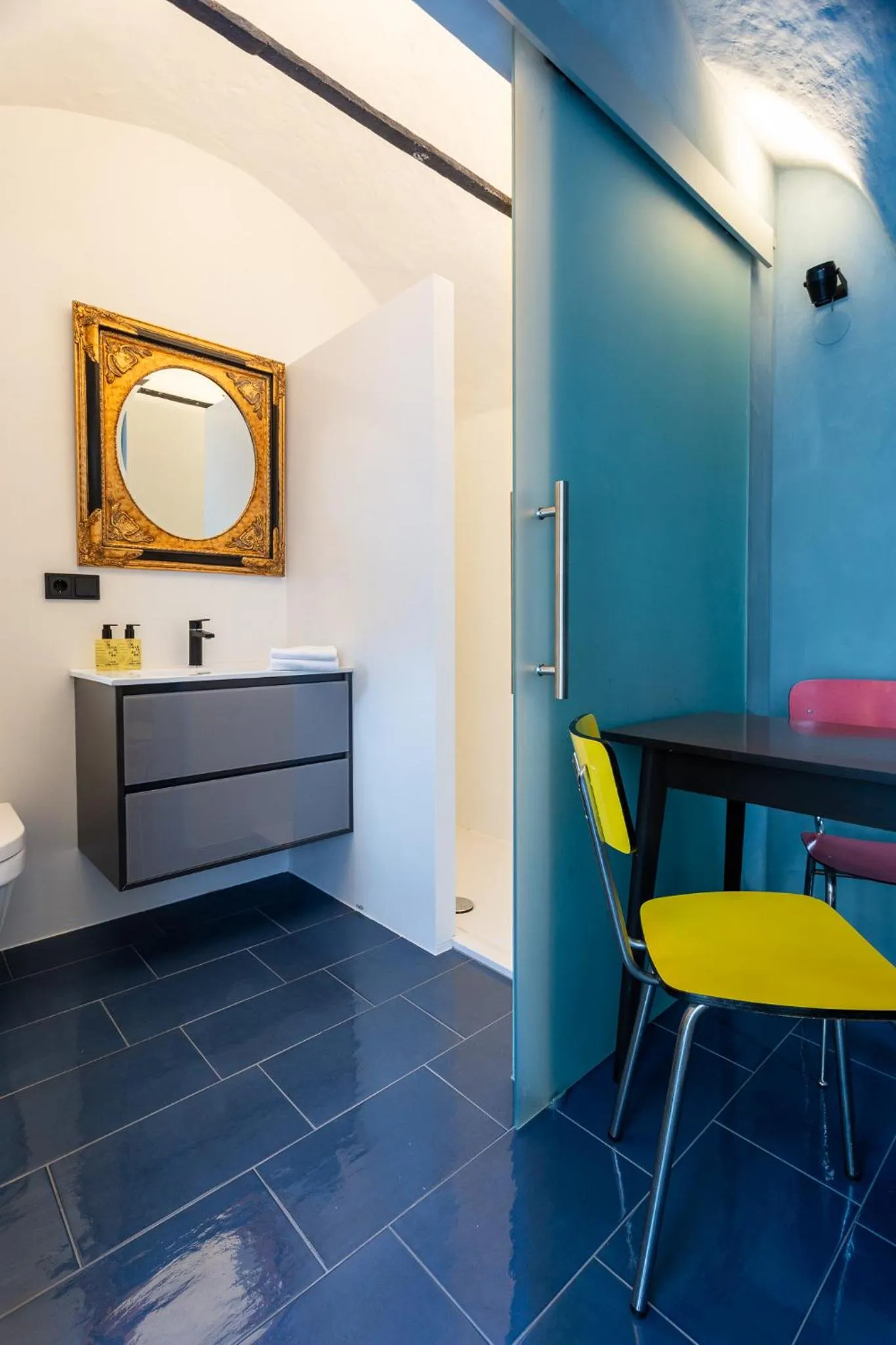 Bathroom in Goldenstern Townhouse