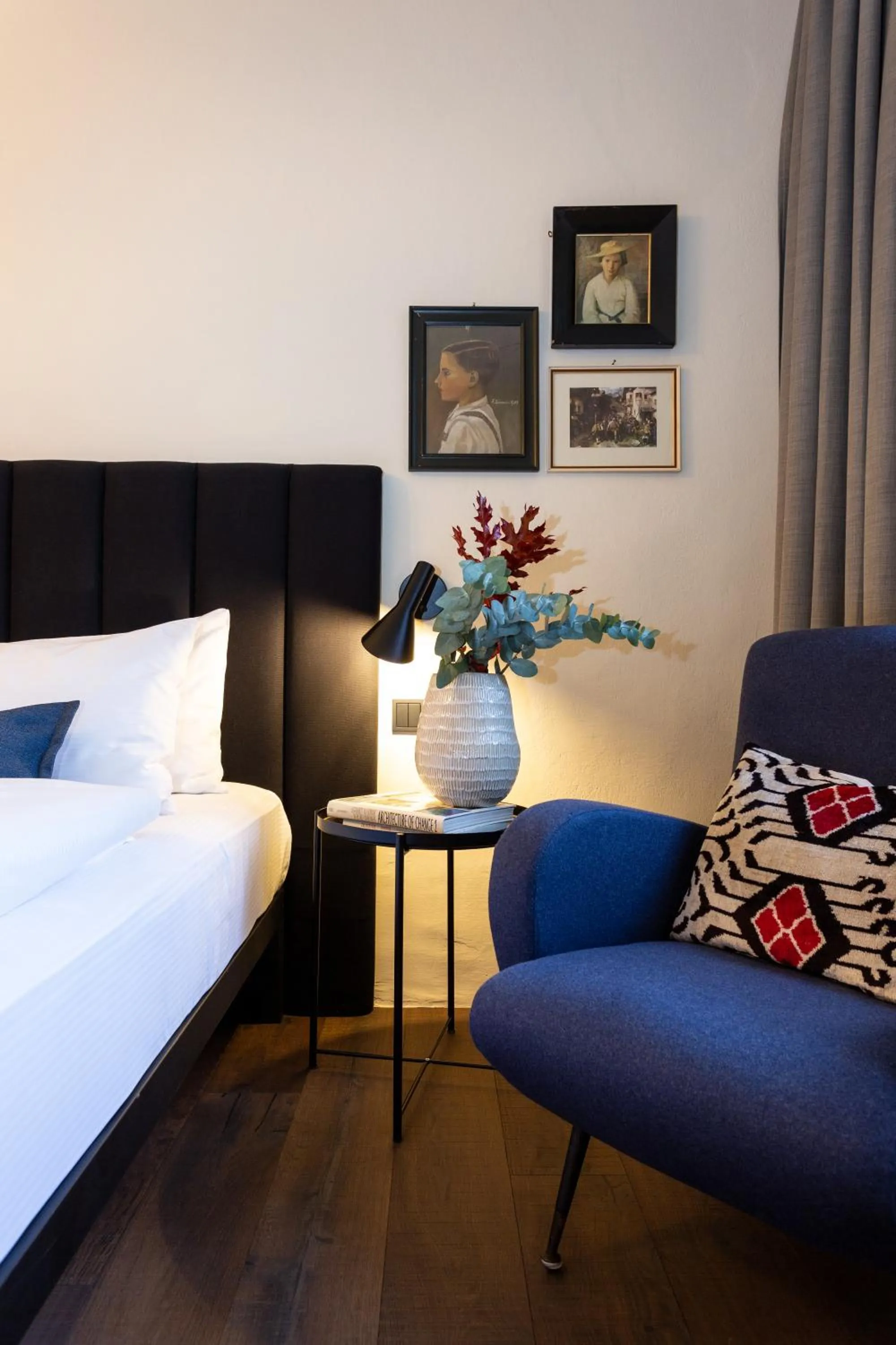 Photo of the whole room, Bed in Goldenstern Townhouse