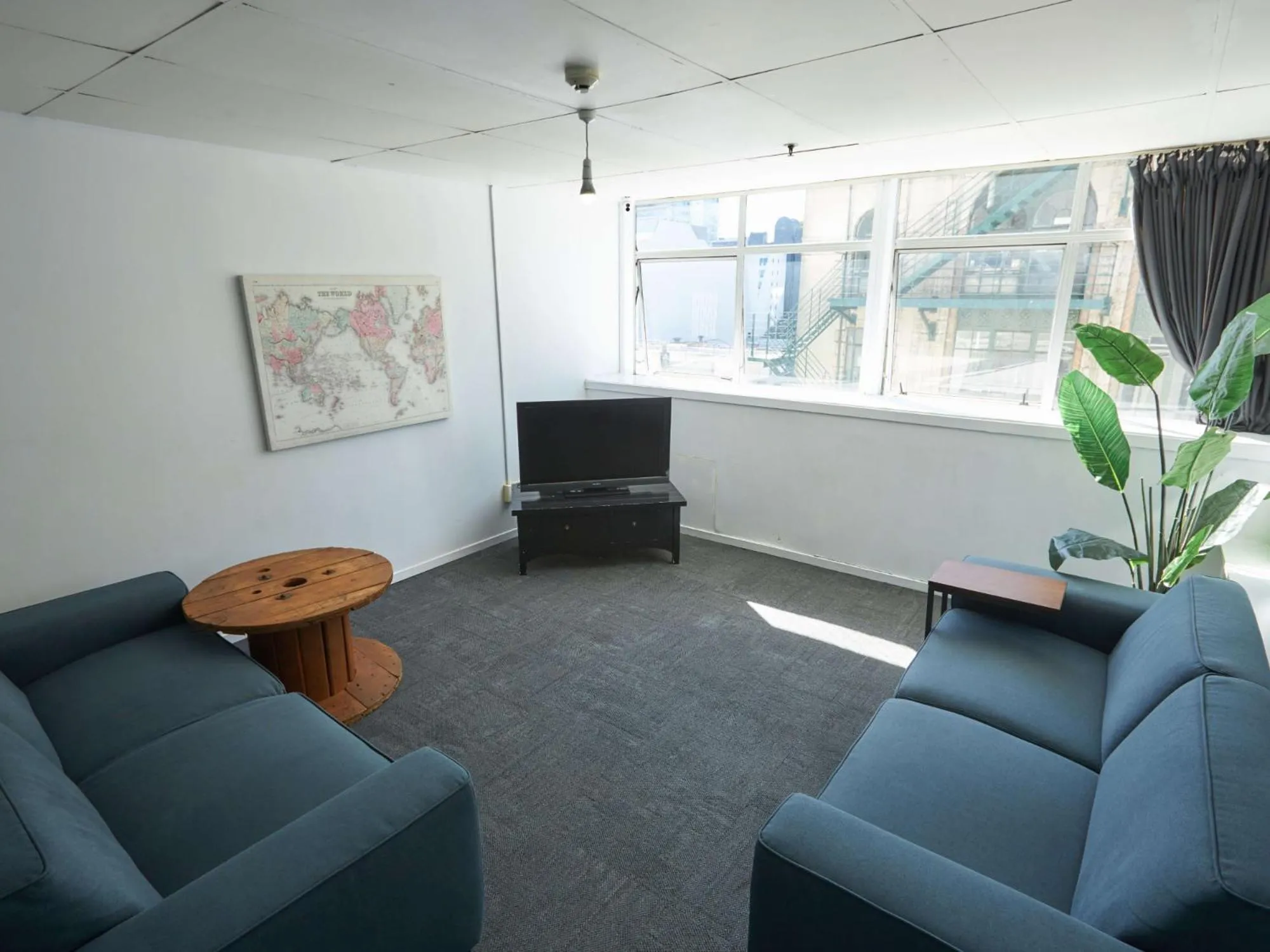 TV and multimedia in Attic Backpackers