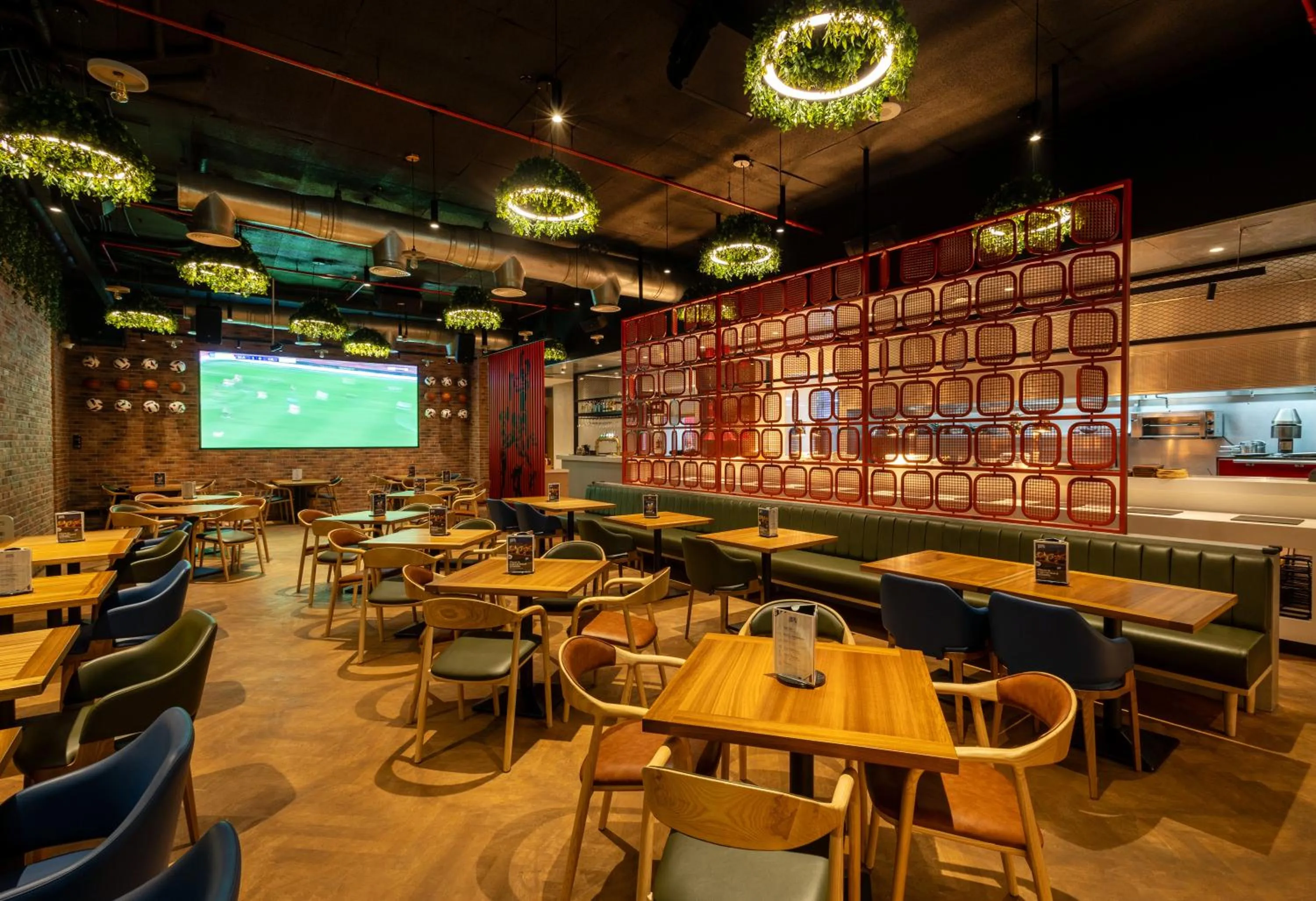 Restaurant/places to eat in Millennium Place Dubai Marina