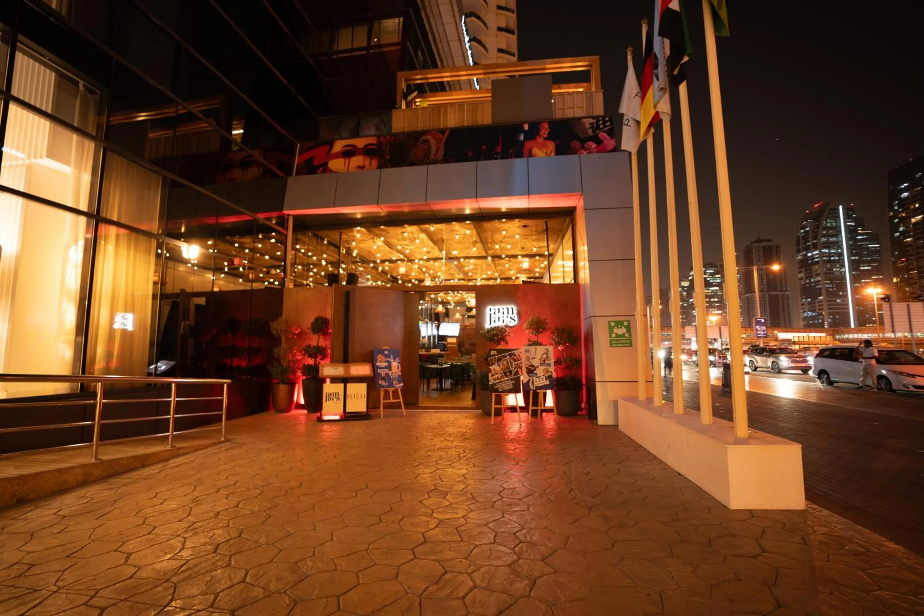 Restaurant/places to eat in Millennium Place Dubai Marina