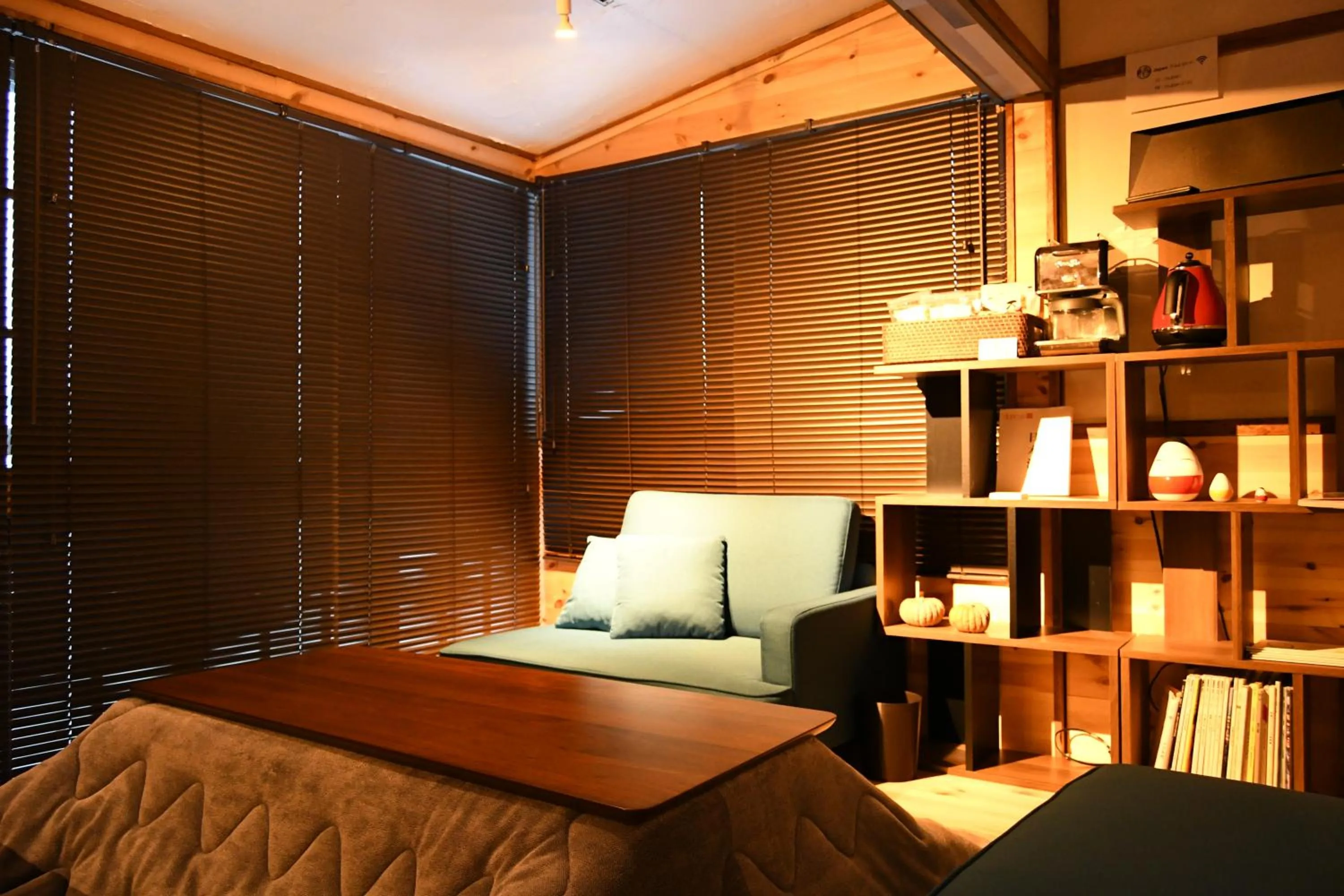 Living room, Bed in Tsubaki - the best guesthouse in Inawashiro -