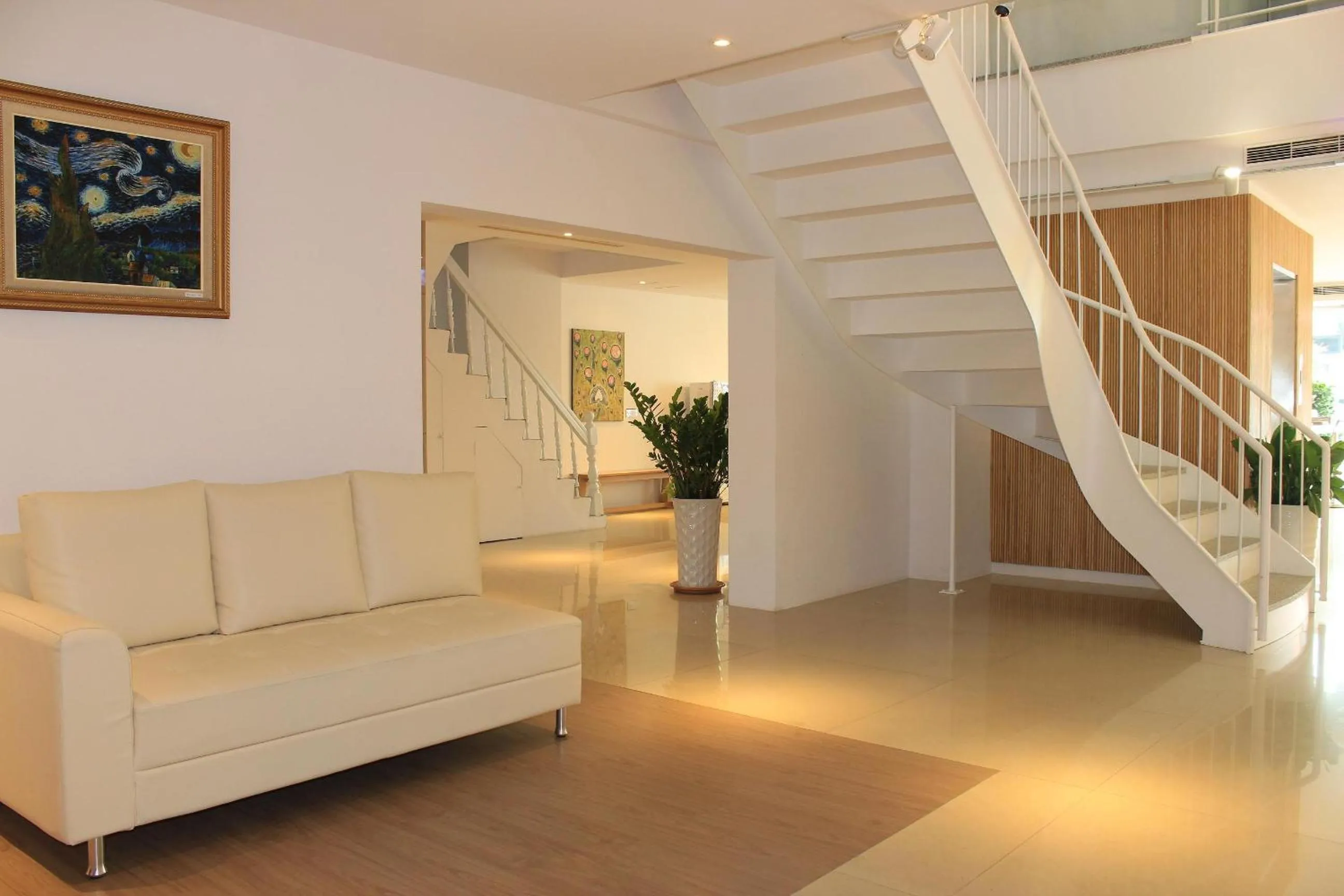 Lobby or reception in Sunnyside Hotel