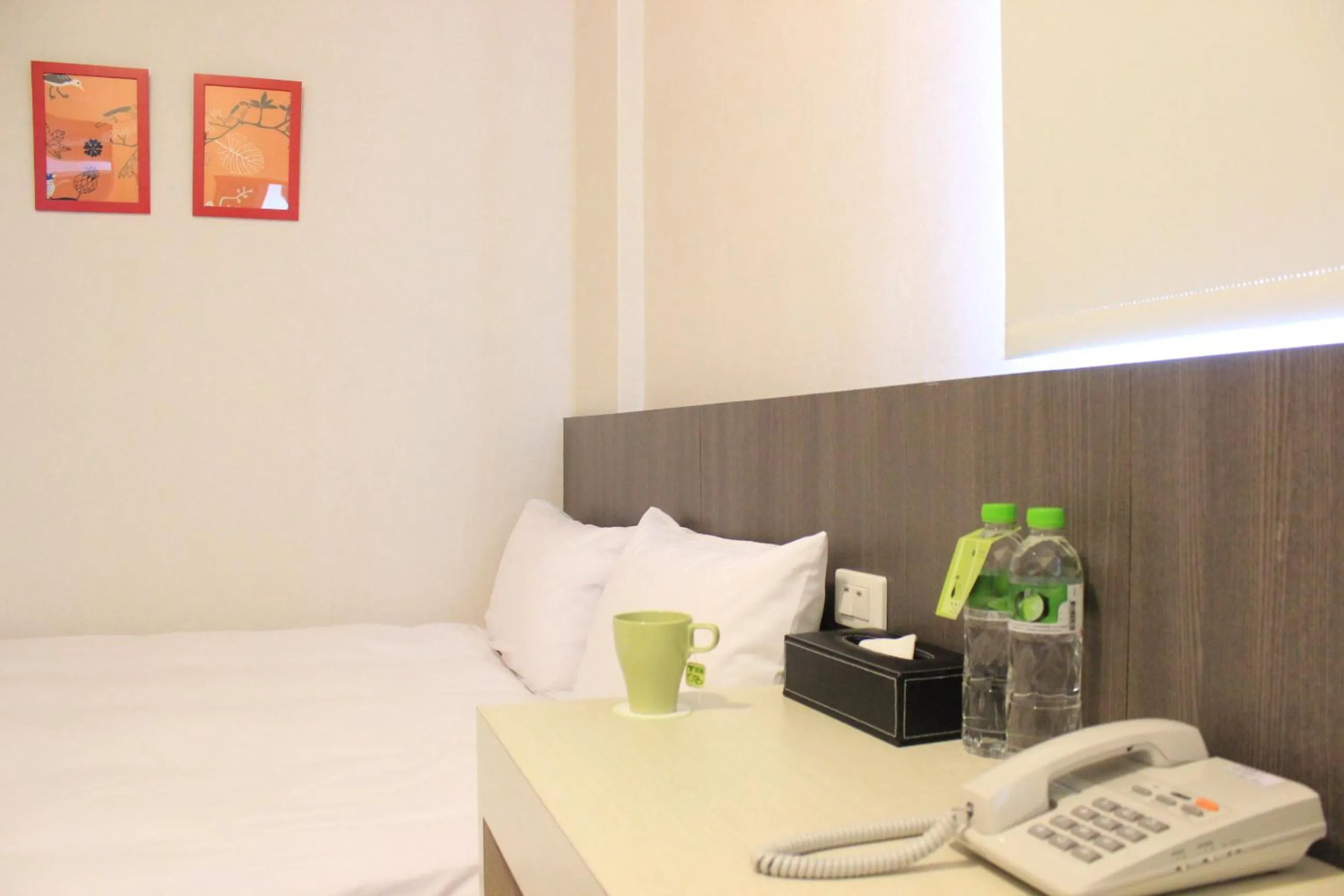 Bed in Sunnyside Hotel