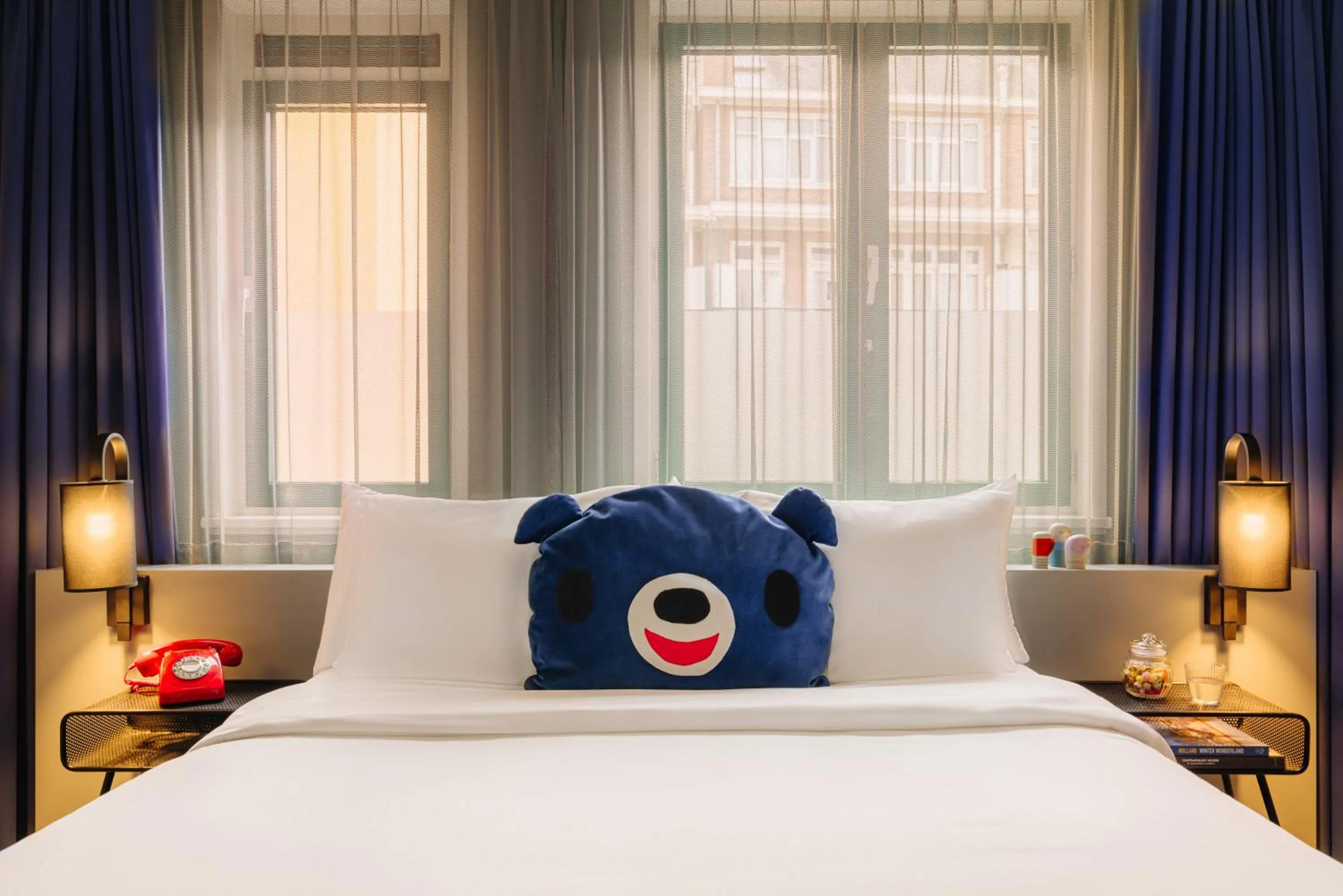 Bedroom, Bed in Leonardo Hotel Amsterdam Leidse Square