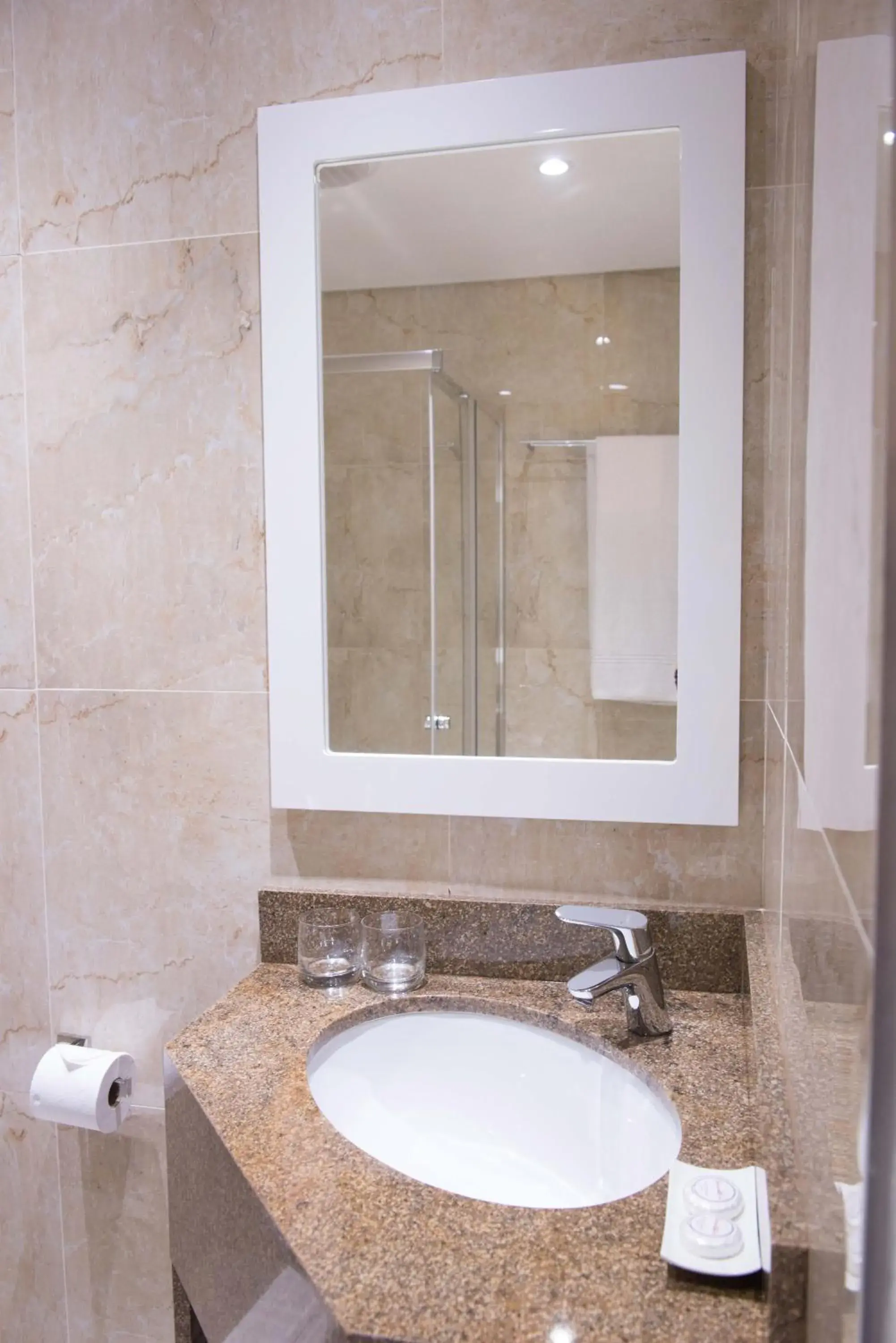 Standard Double Room in Britannia Hotel Standard Double Room in Britannia Hotel