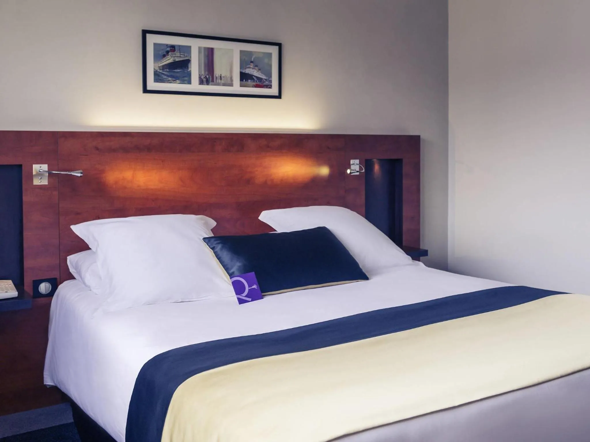 Bedroom, Bed in Mercure Maurepas Saint Quentin