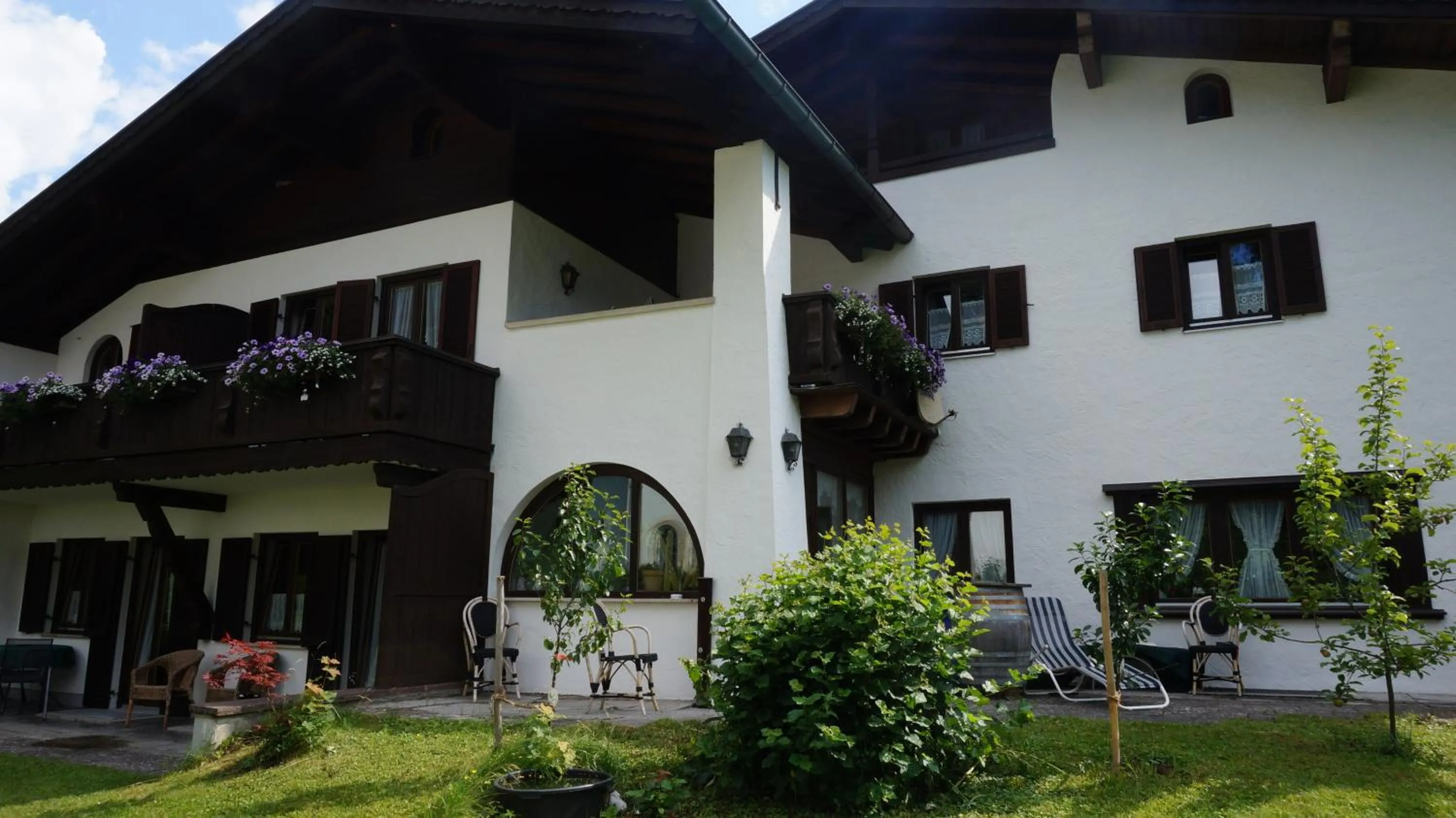 Facade/entrance in Gästehaus Brigitte