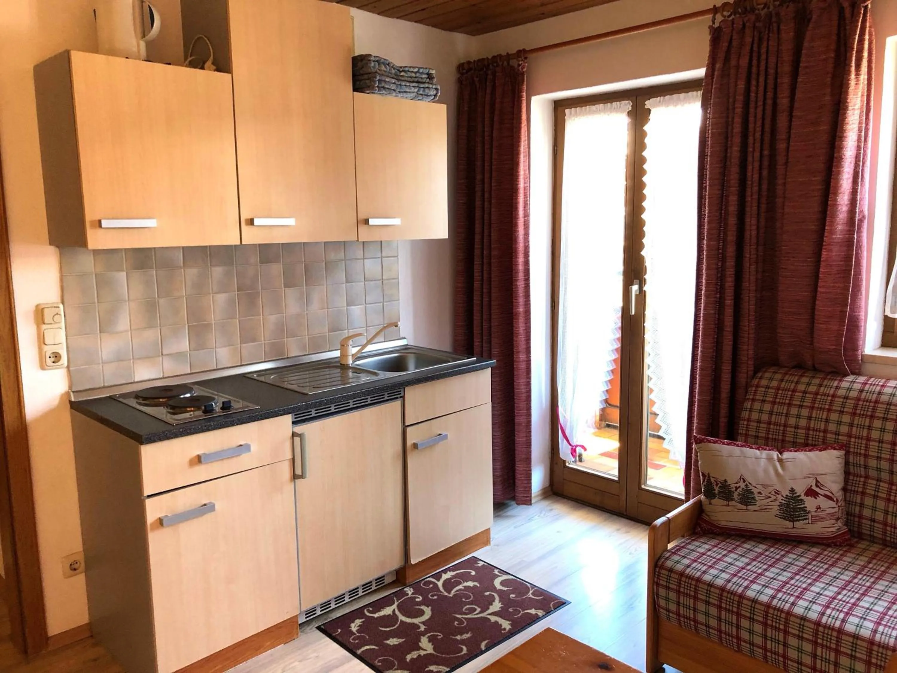 Kitchen or kitchenette in Gästehaus Brigitte